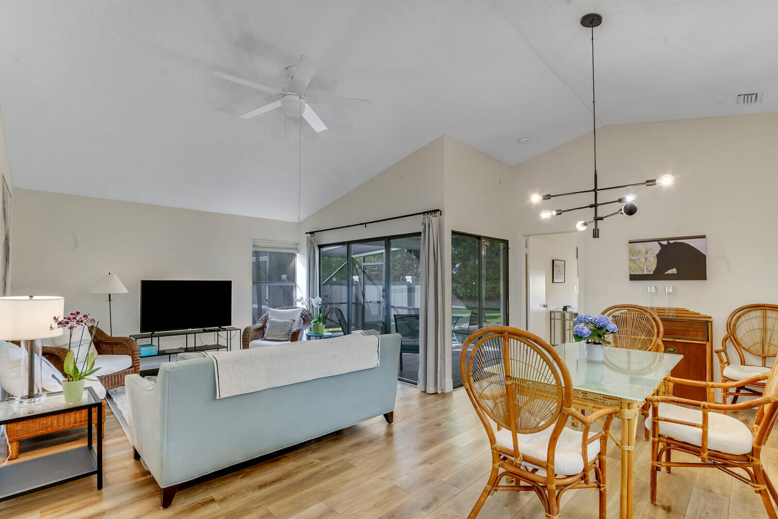 BEDFORD MEWS AT WELLINGTON - Residential Lease