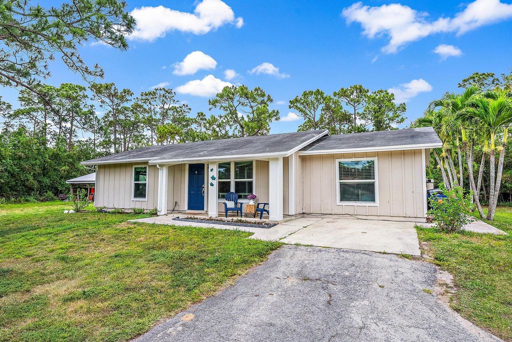 Photo of 13723 158th Street N, Jupiter, FL 33478 (MLS # R10978315)