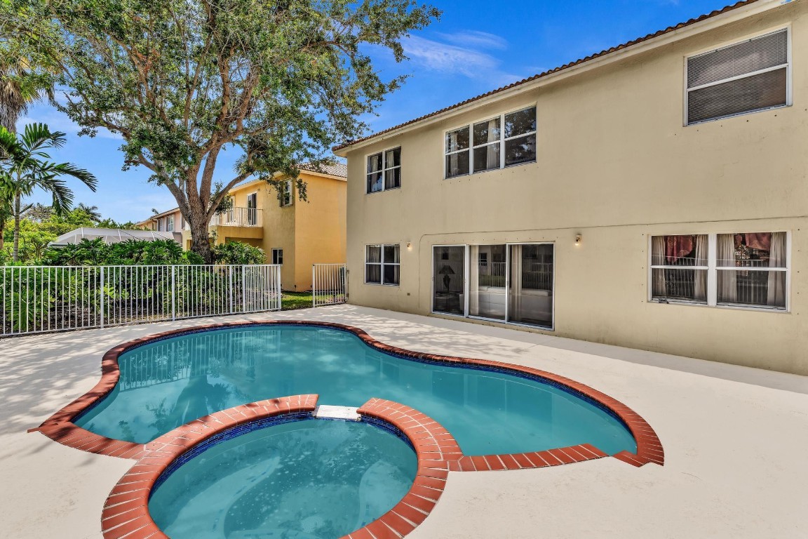 Amber-Ruby Cove - Residential