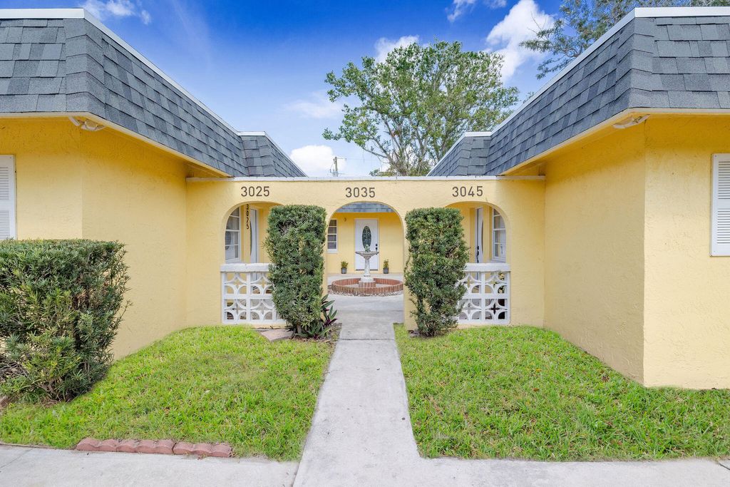 Photo of 3025 SE Bonita Street, Stuart, FL 34997 (MLS # R10961489)