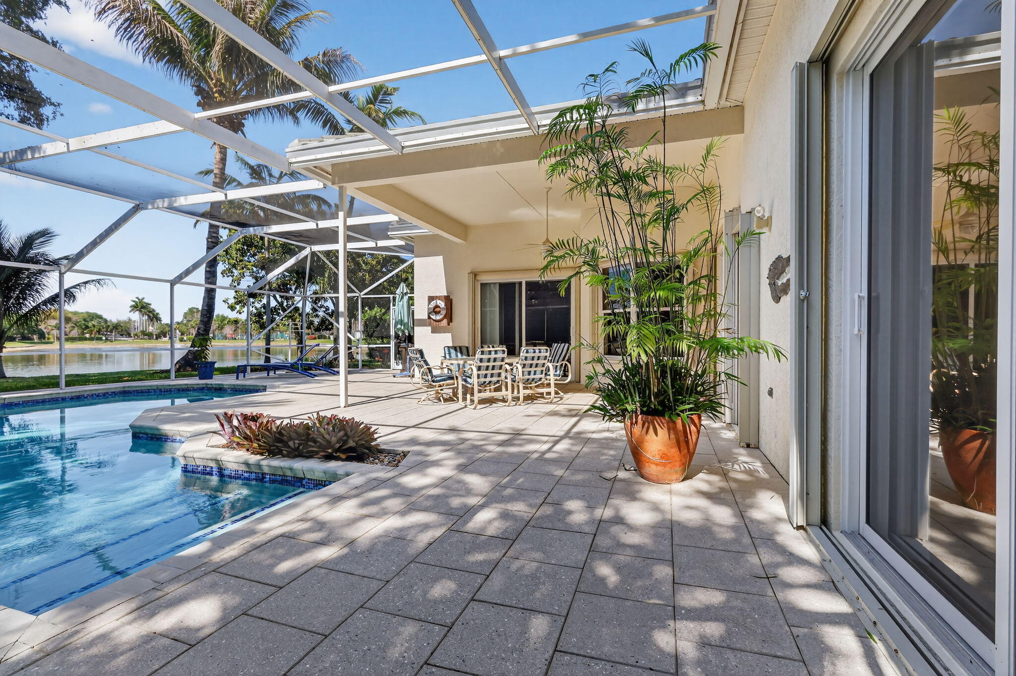 CYPRESS LAKE - Residential