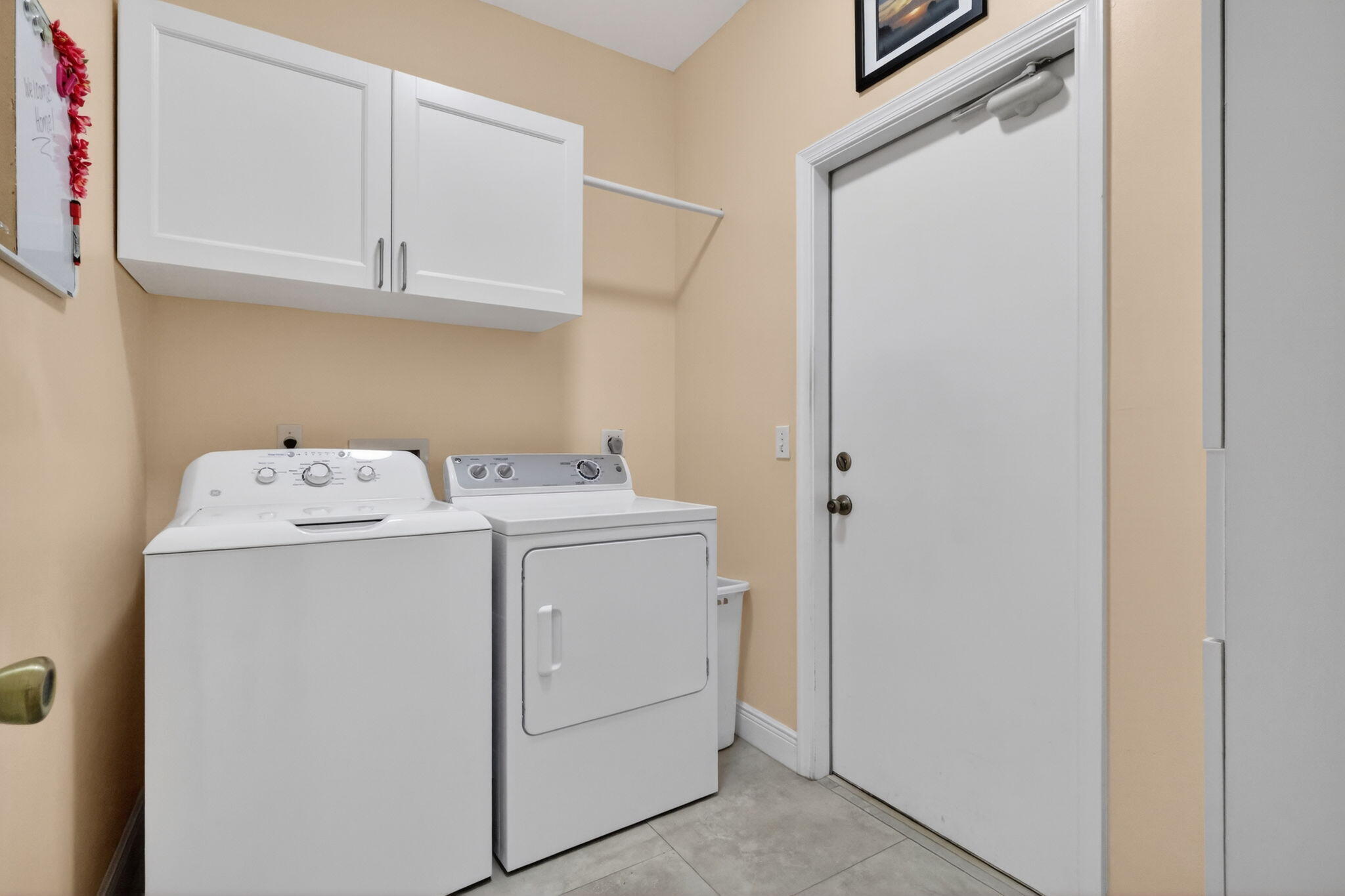 CYPRESS LAKE - Residential