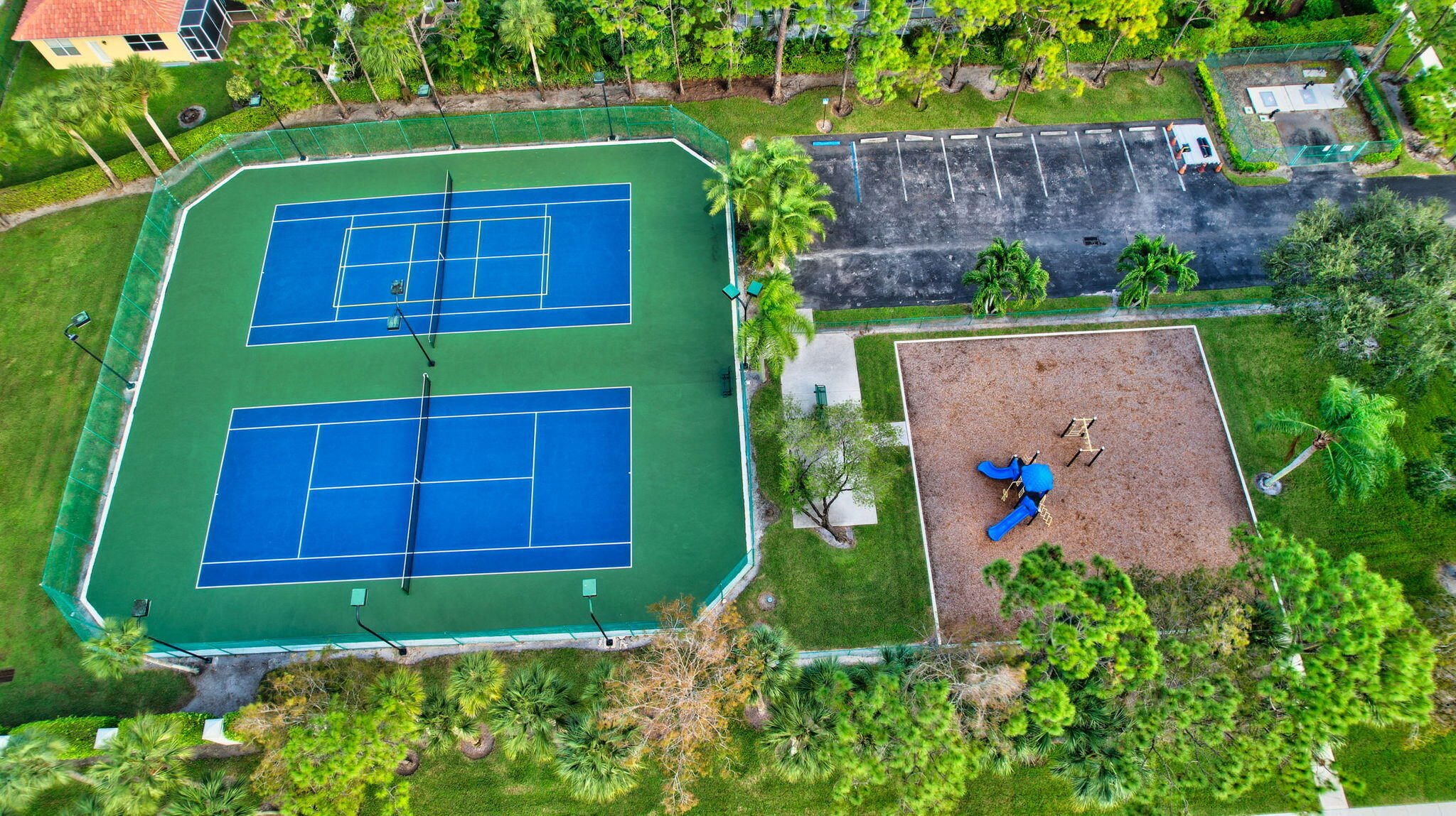 CYPRESS LAKE - Residential