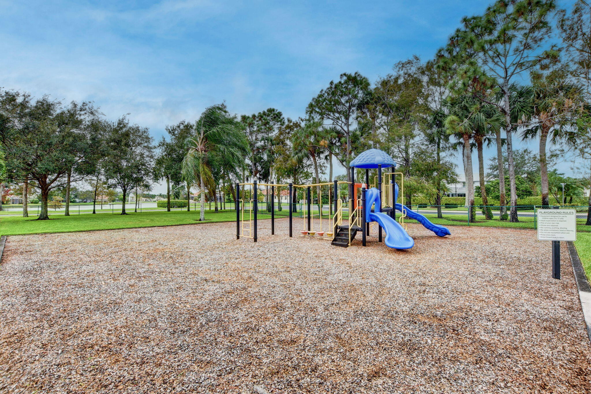 CYPRESS LAKE - Residential