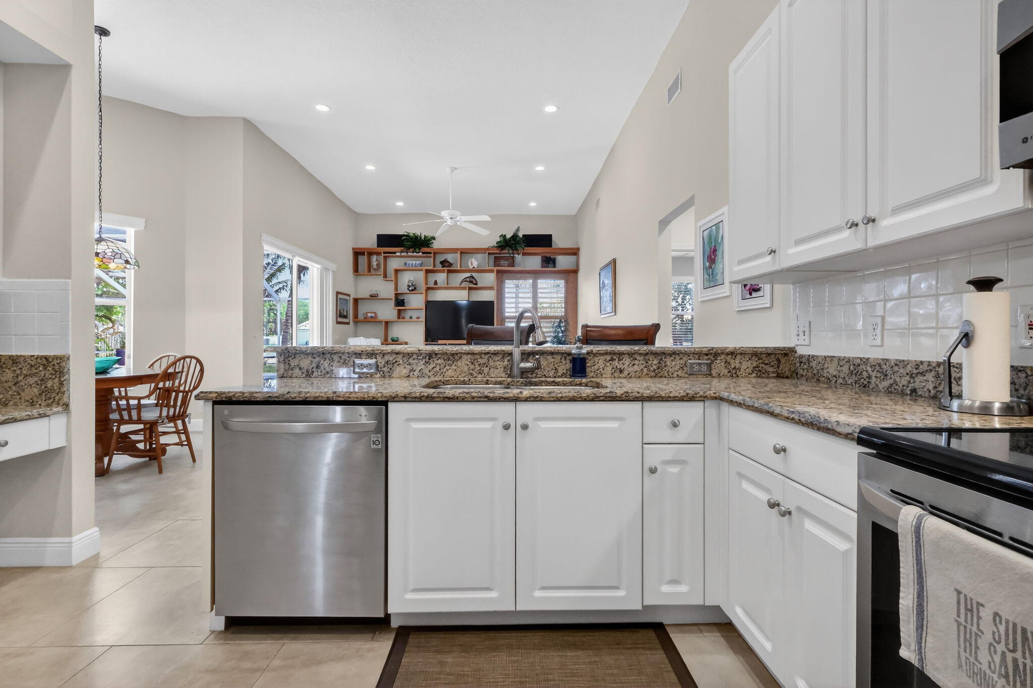 CYPRESS LAKE - Residential