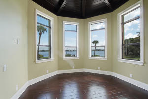 SNUG HARBOR - Residential