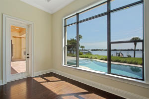 SNUG HARBOR - Residential