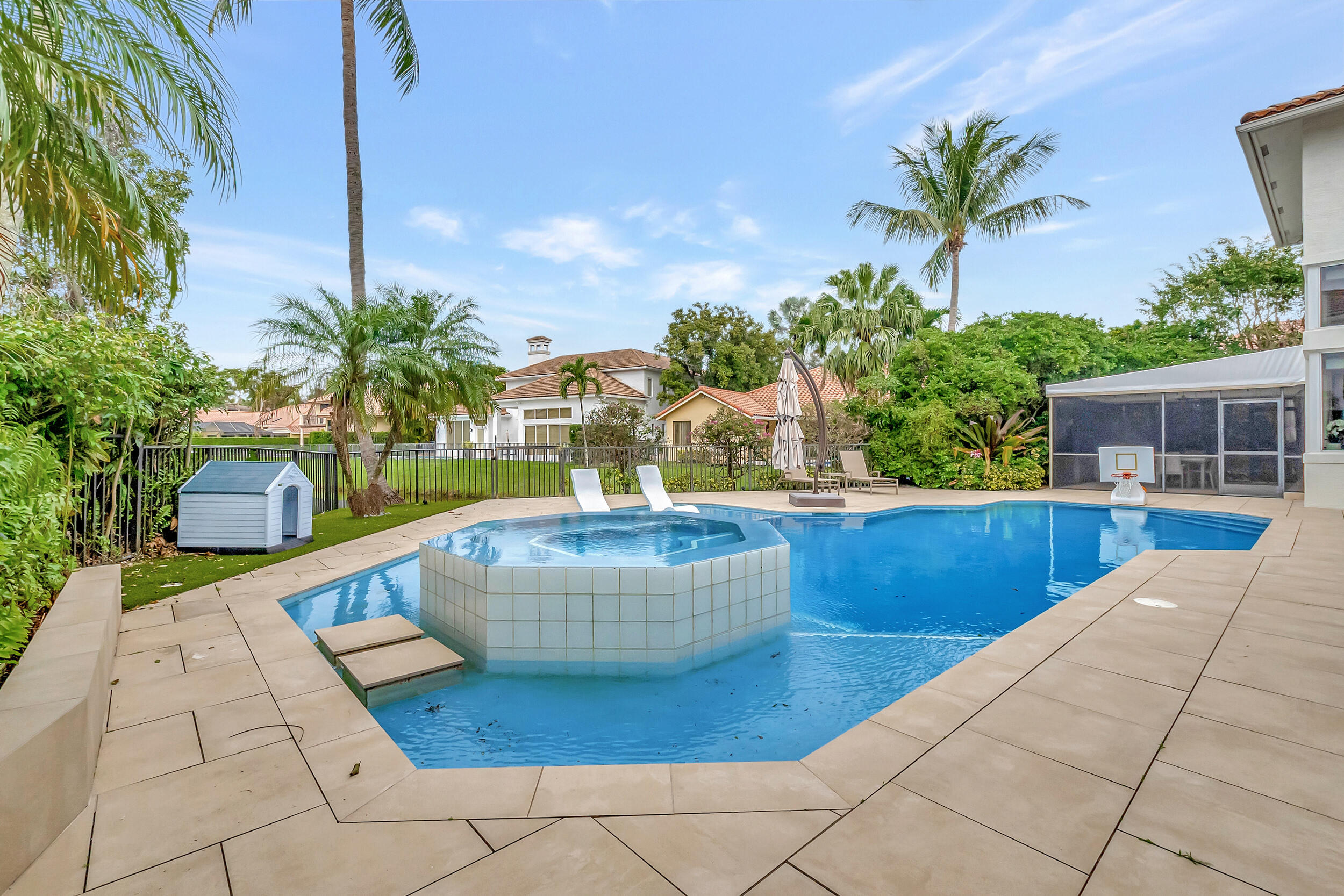 HAMPTONS AT WOODFIELD COUNTRY CLUB - Residential