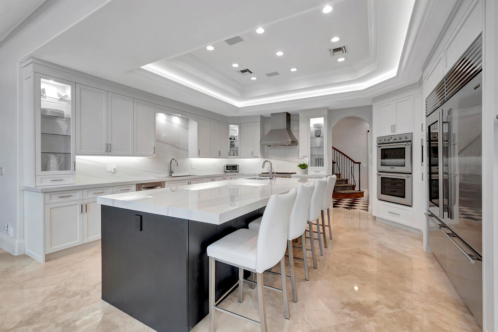 HAMPTONS AT WOODFIELD COU - Residential