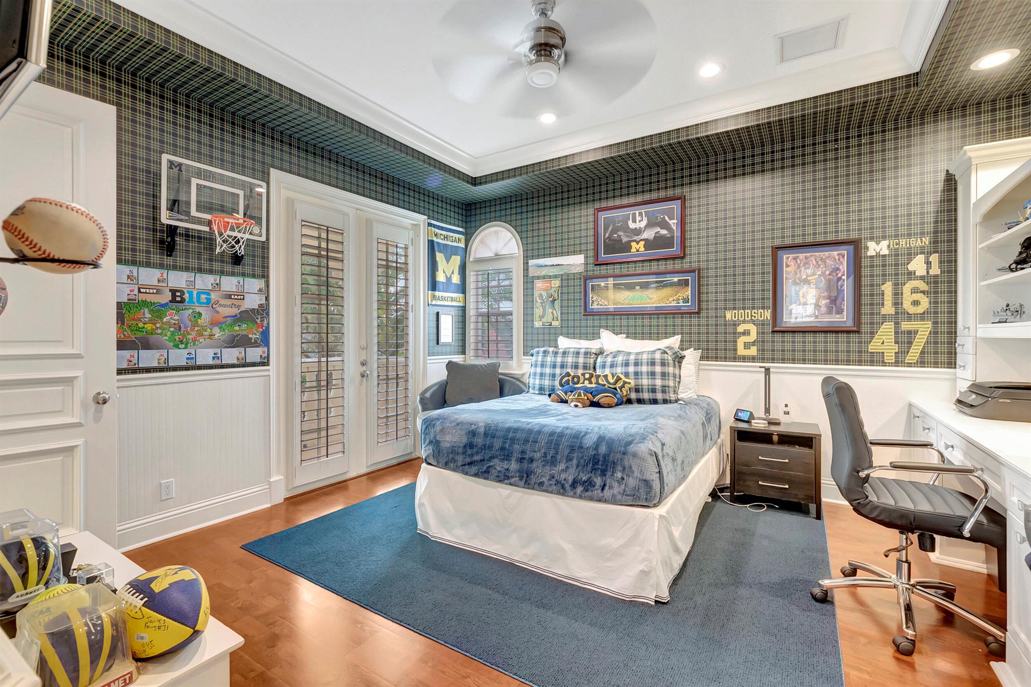 HAMPTONS AT WOODFIELD COU - Residential