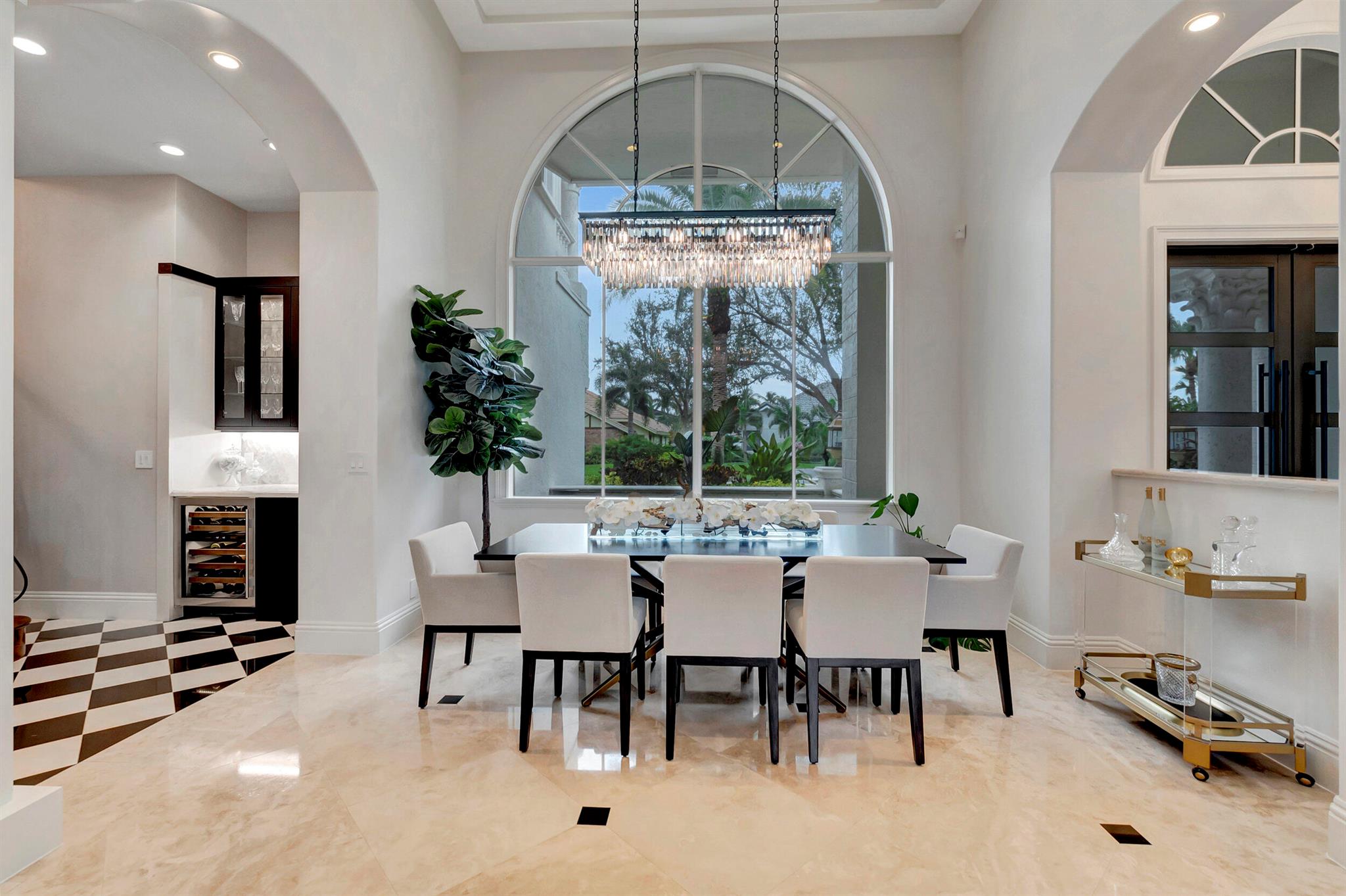 HAMPTONS AT WOODFIELD COU - Residential