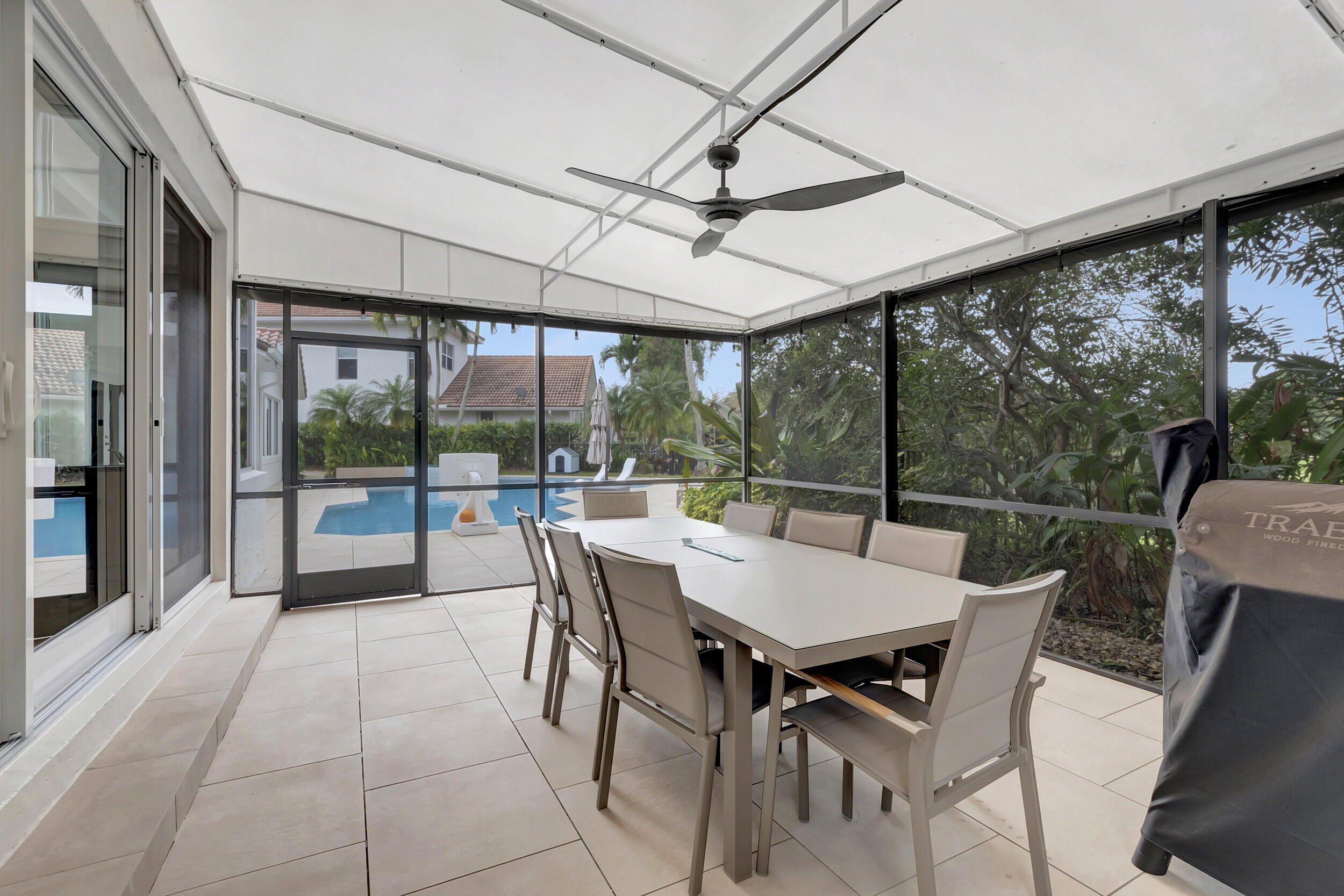 HAMPTONS AT WOODFIELD COUNTRY CLUB - Residential