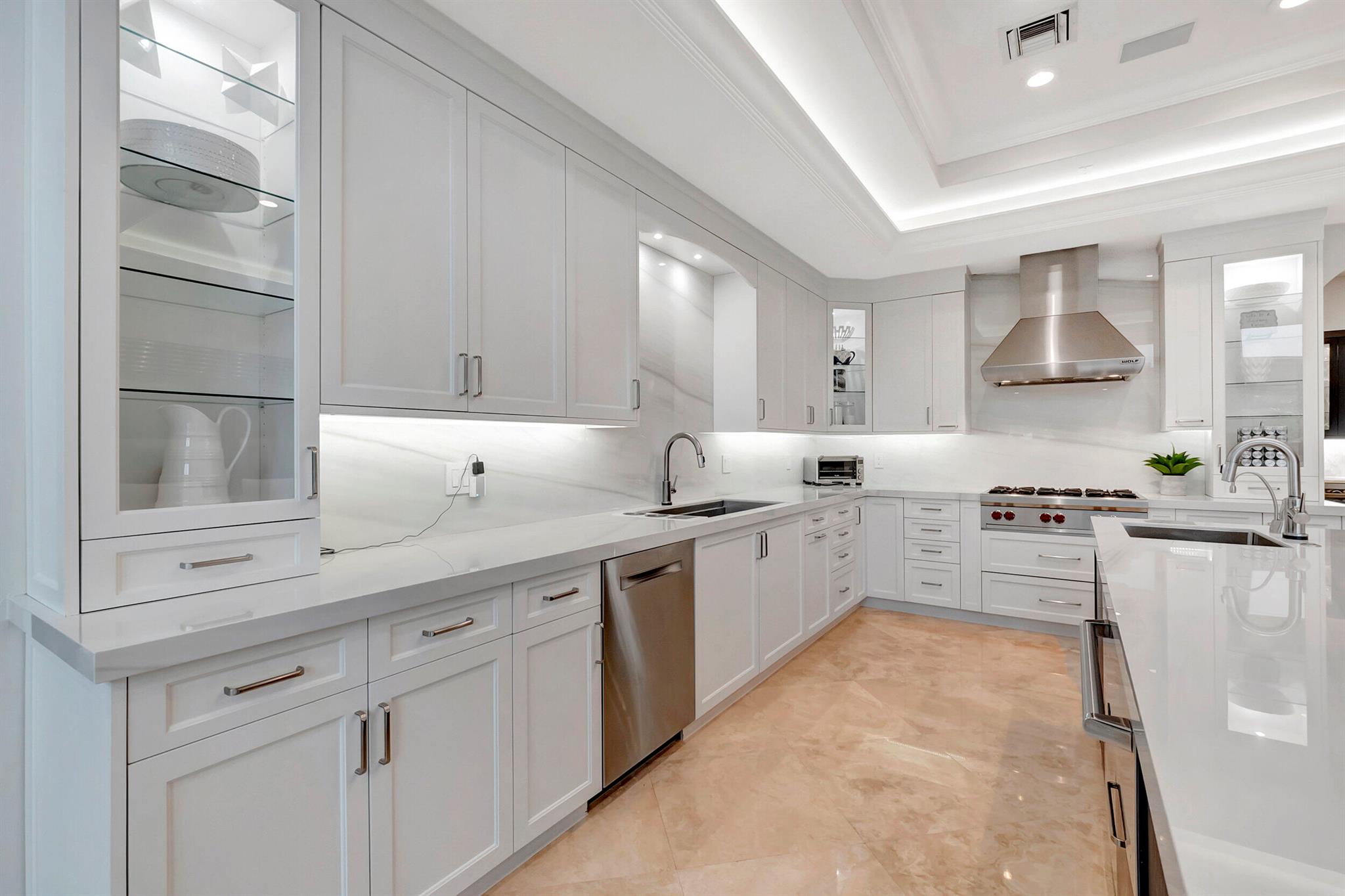 HAMPTONS AT WOODFIELD COU - Residential