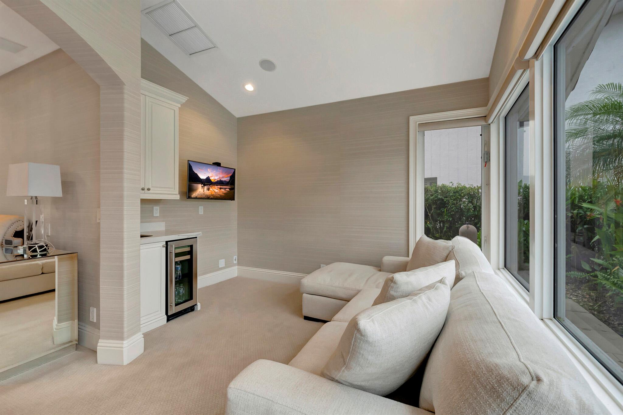 HAMPTONS AT WOODFIELD COU - Residential