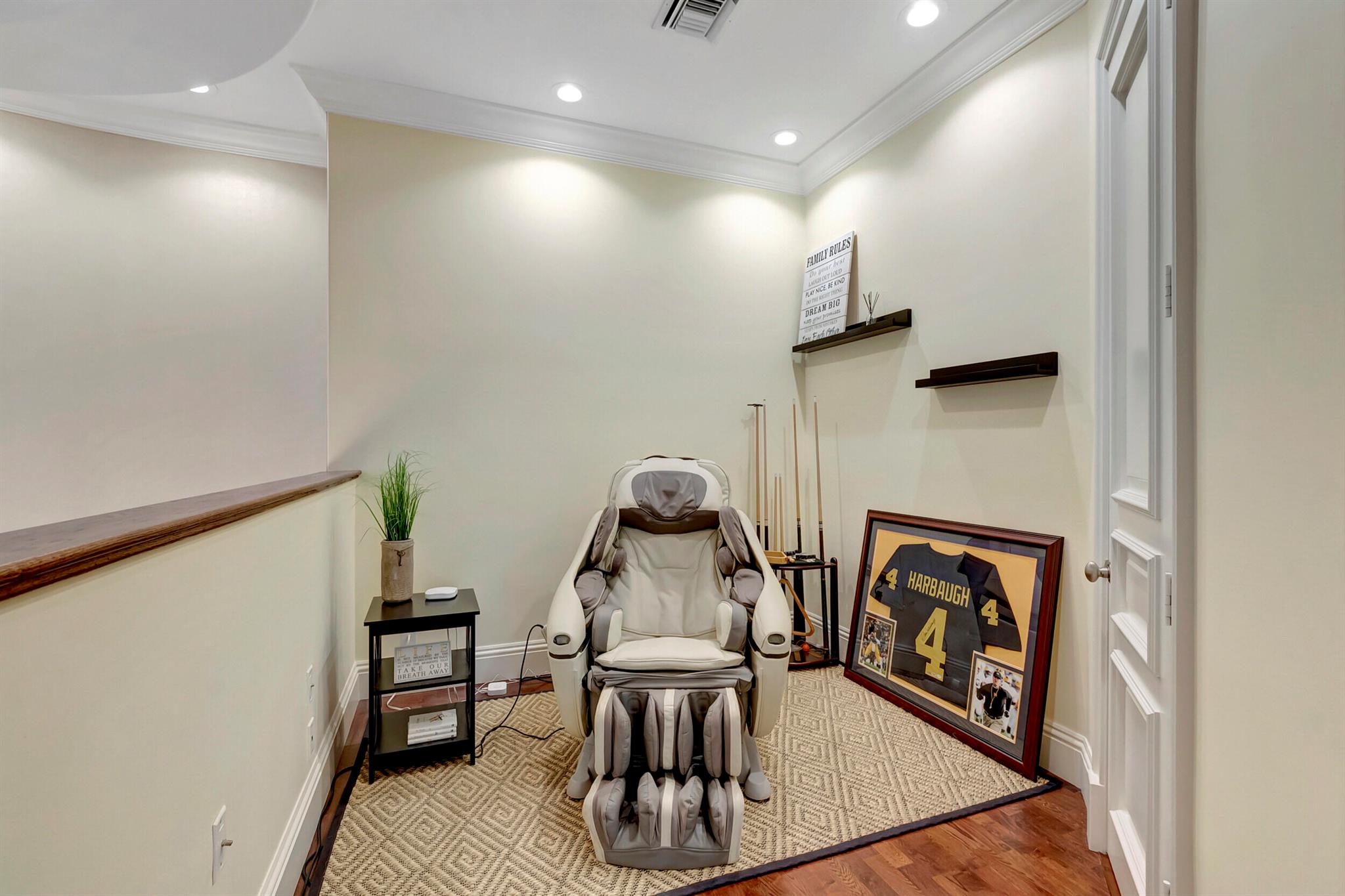 HAMPTONS AT WOODFIELD COU - Residential