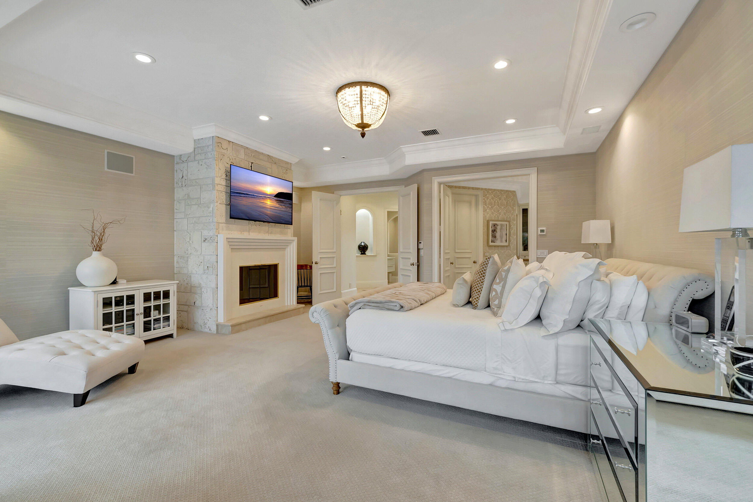 HAMPTONS AT WOODFIELD COUNTRY CLUB - Residential