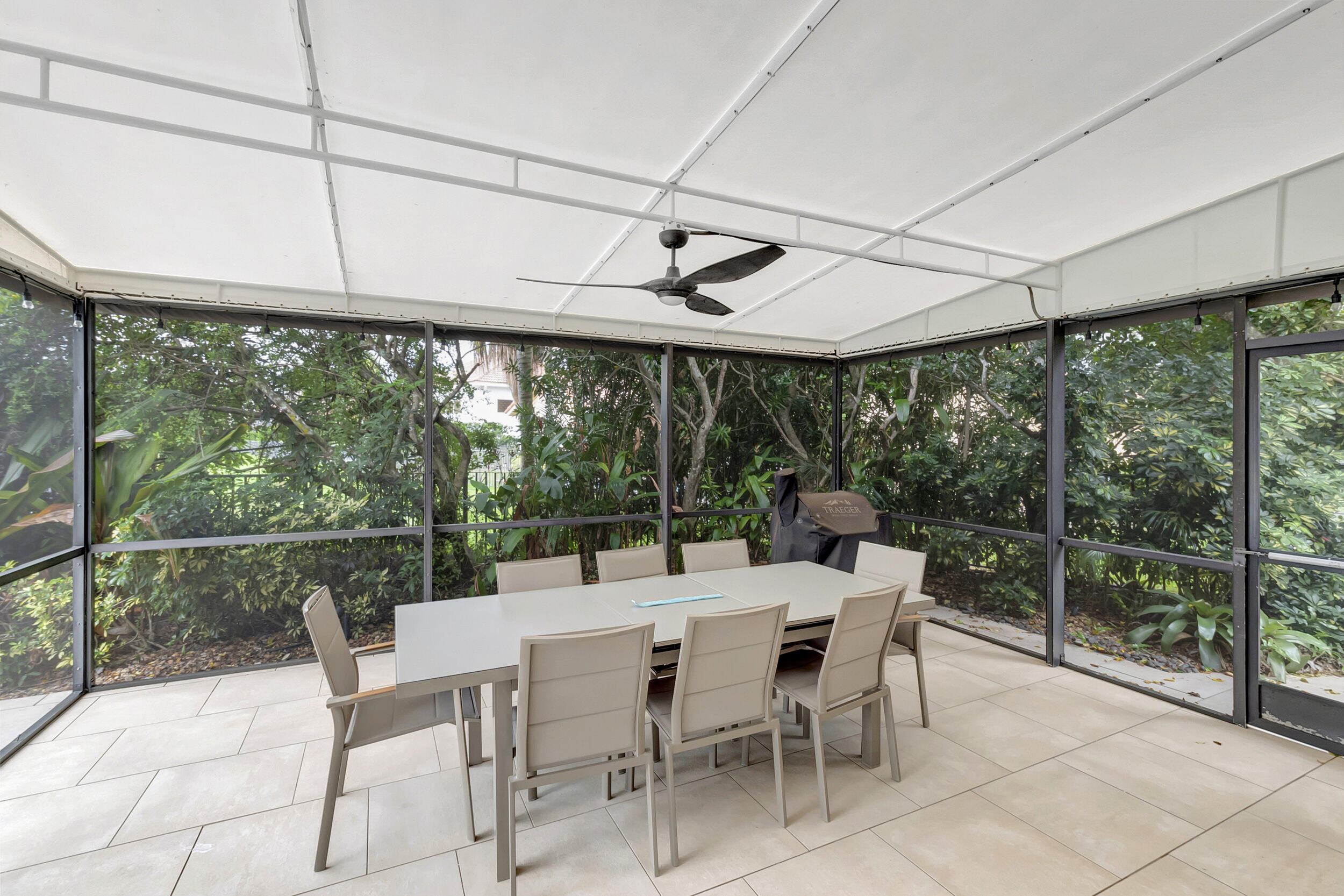 HAMPTONS AT WOODFIELD COUNTRY CLUB - Residential