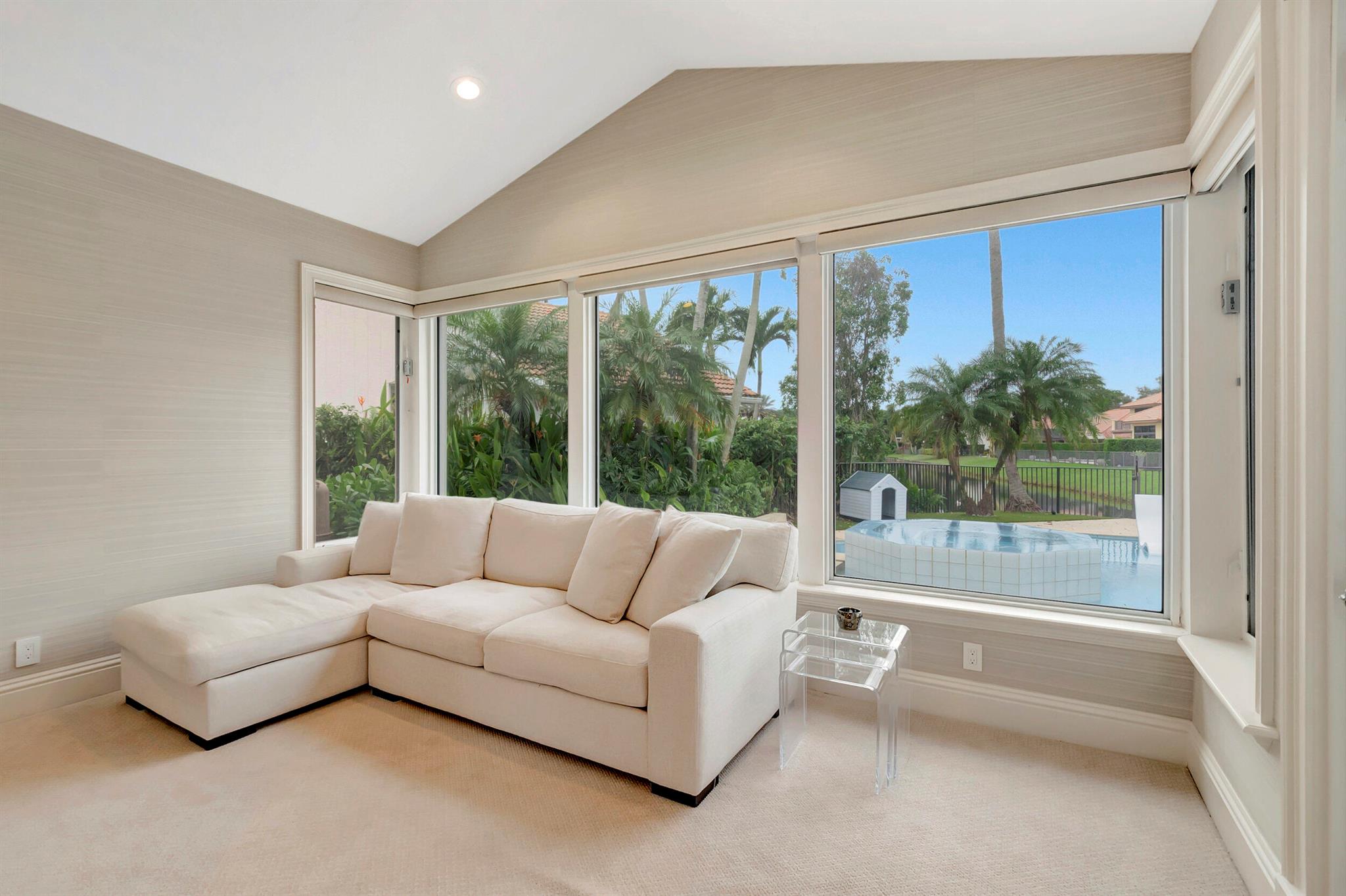 HAMPTONS AT WOODFIELD COU - Residential