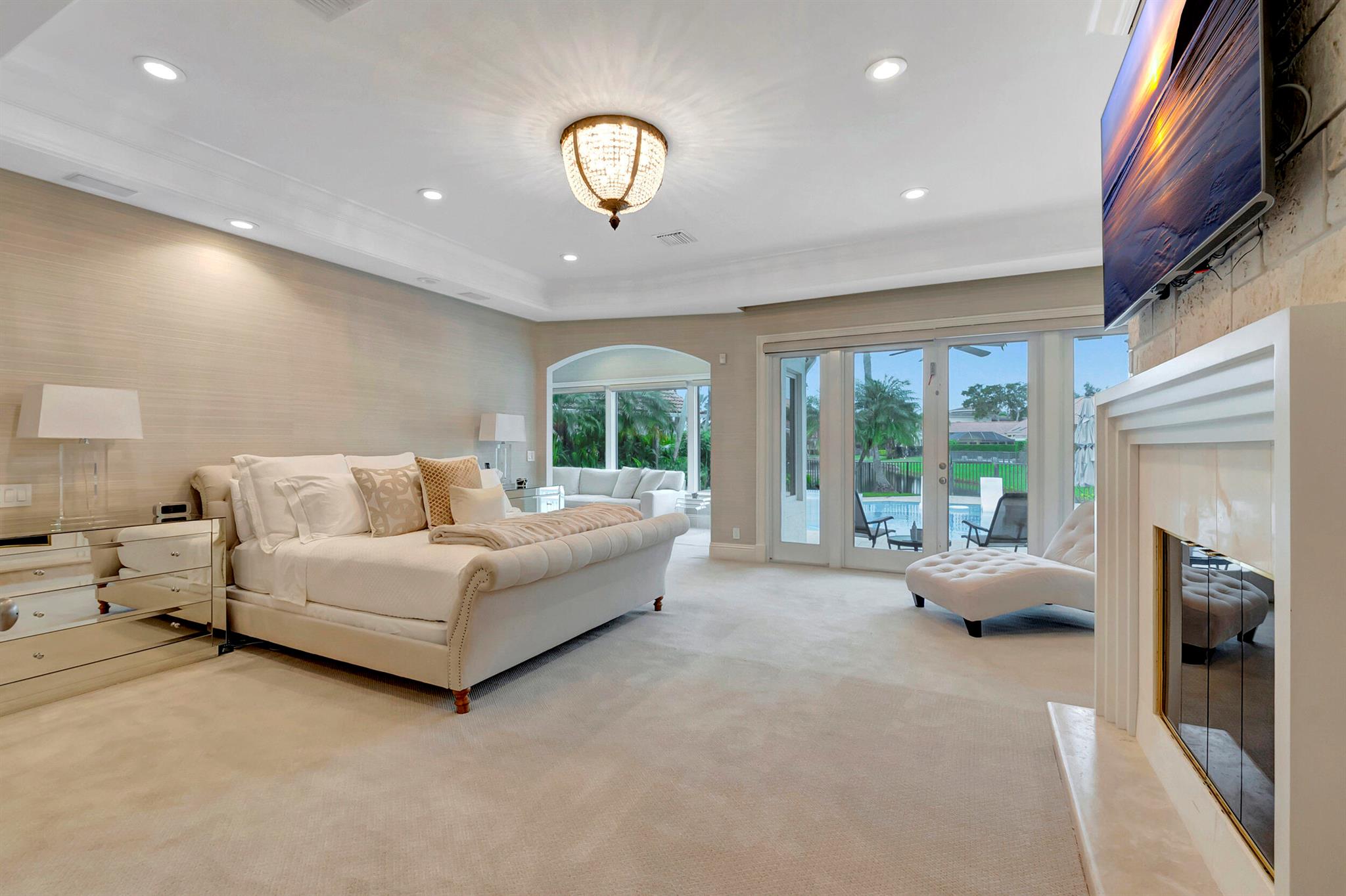 HAMPTONS AT WOODFIELD COU - Residential