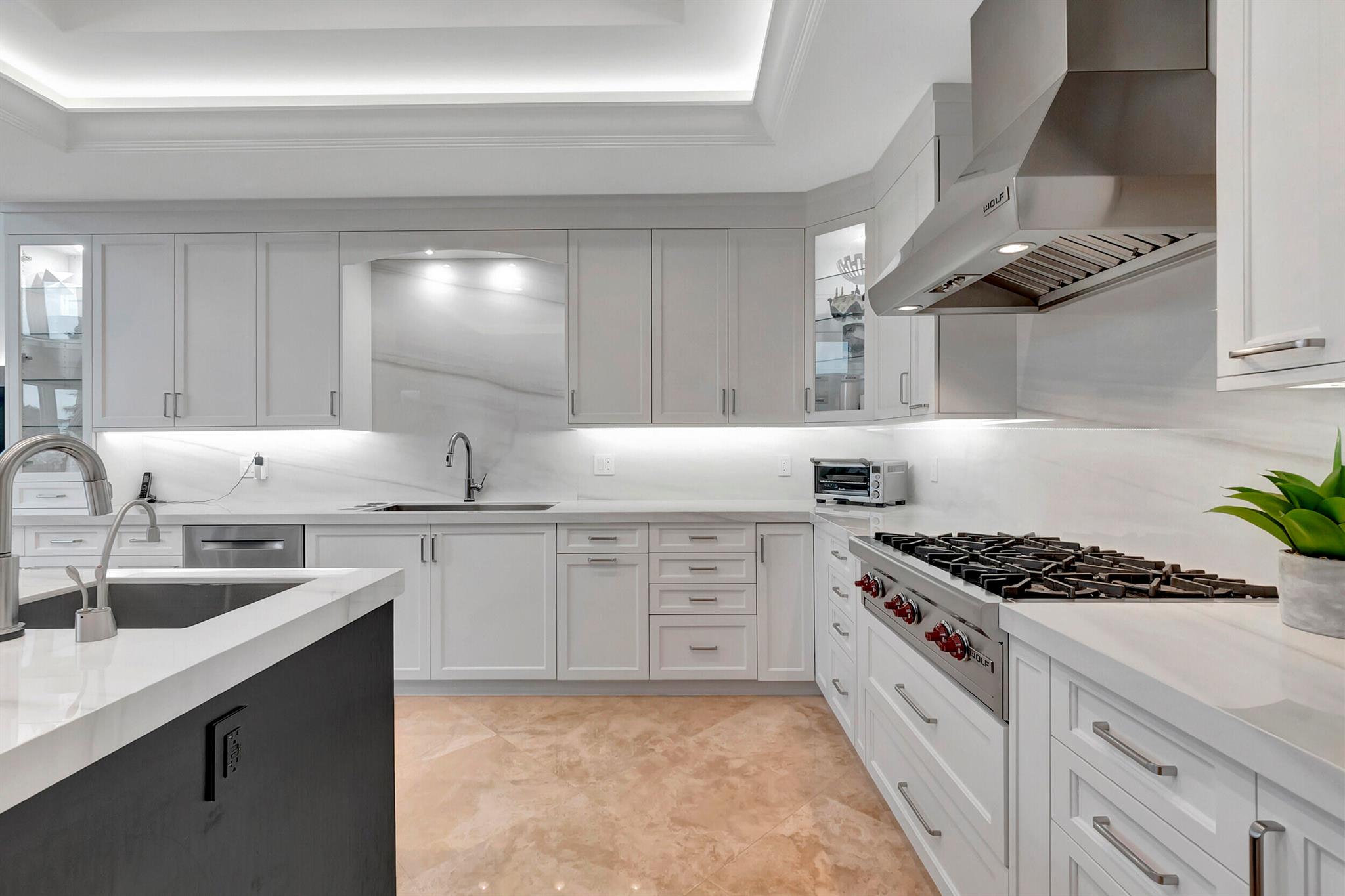 HAMPTONS AT WOODFIELD COU - Residential