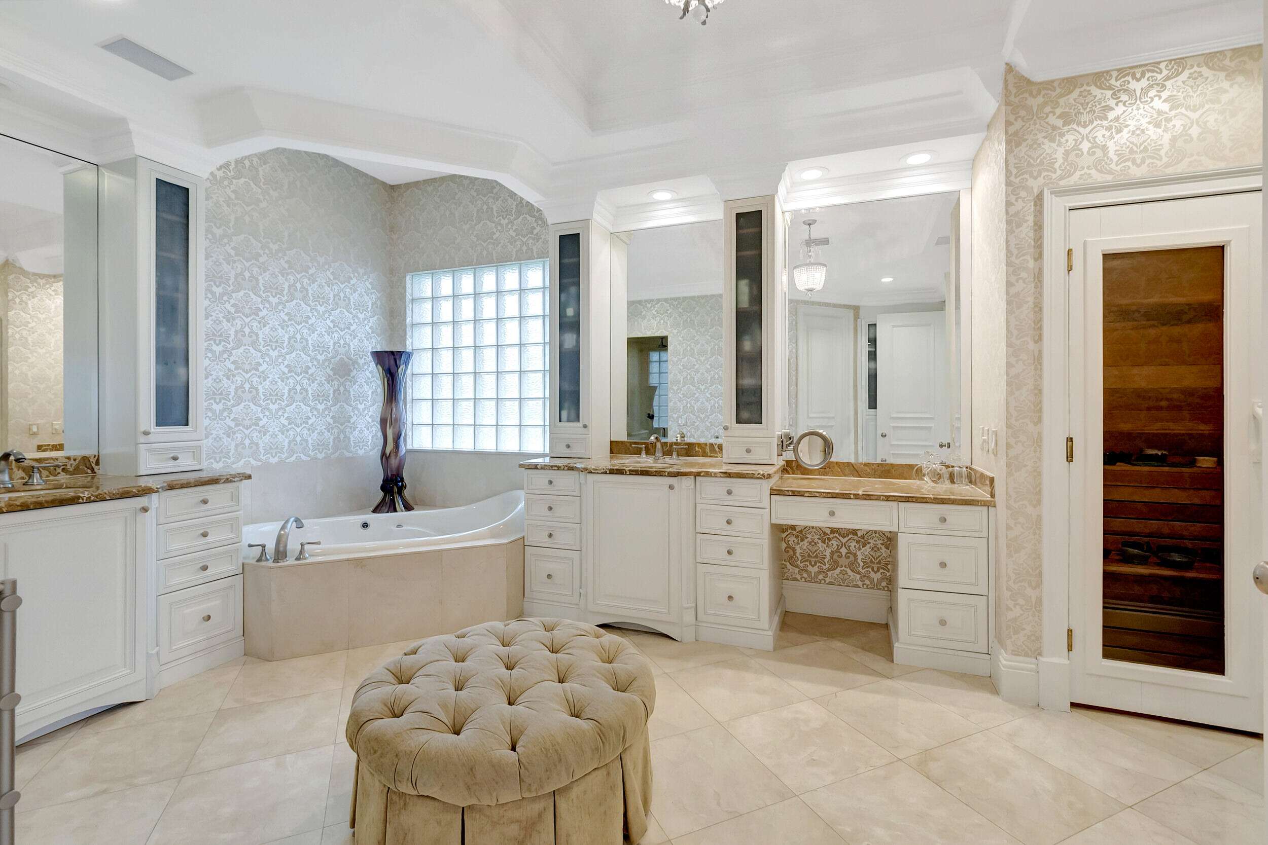 HAMPTONS AT WOODFIELD COUNTRY CLUB - Residential