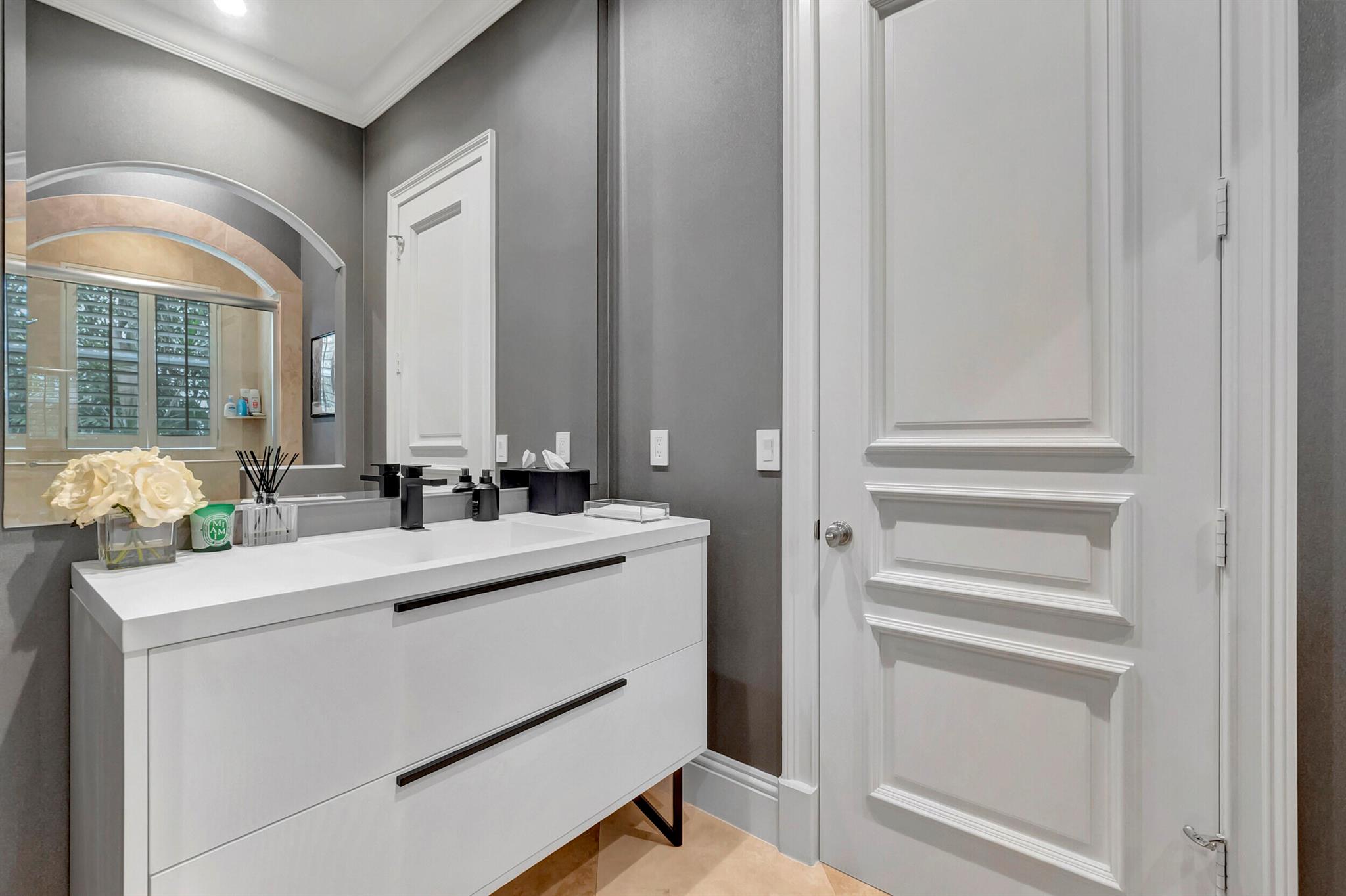 HAMPTONS AT WOODFIELD COU - Residential