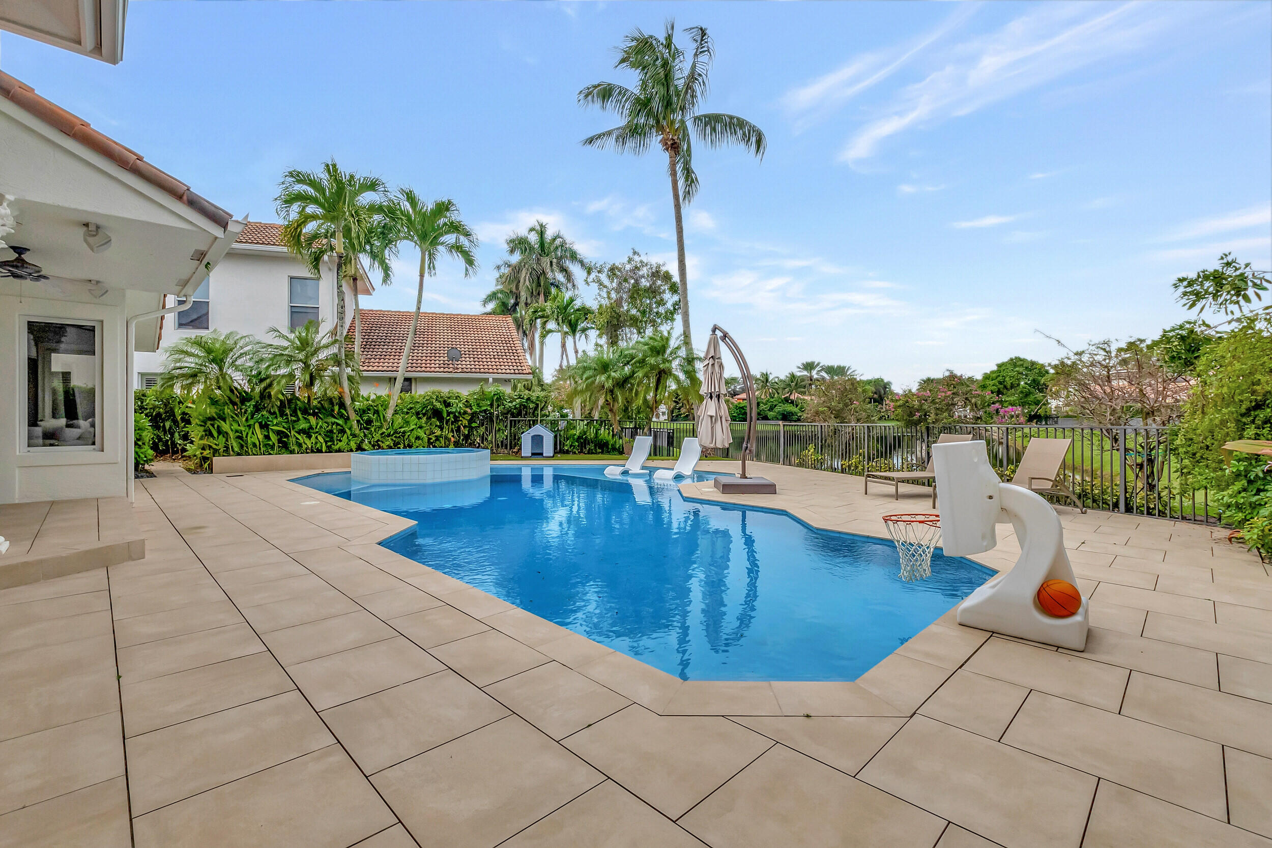 HAMPTONS AT WOODFIELD COUNTRY CLUB - Residential