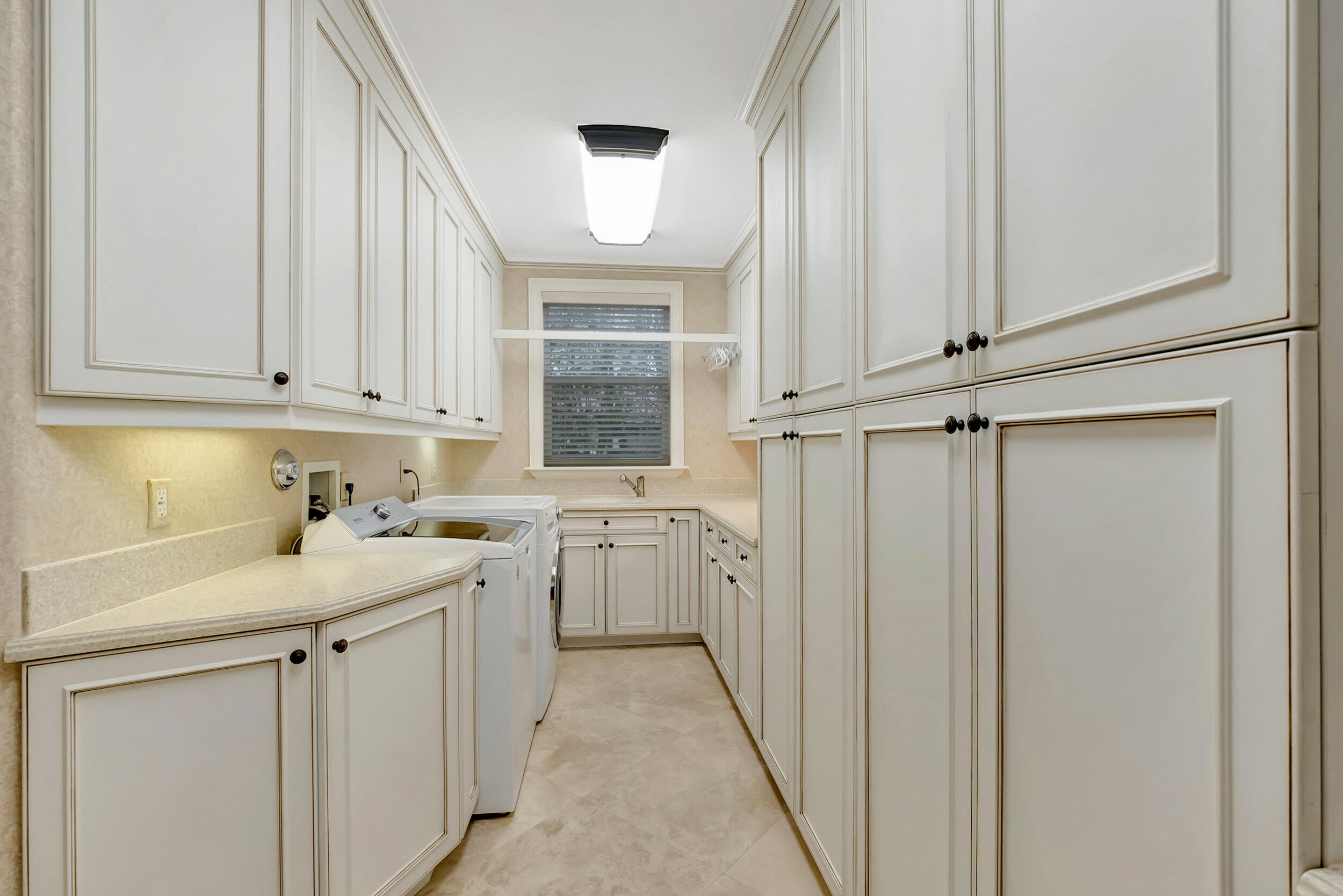 HAMPTONS AT WOODFIELD COUNTRY CLUB - Residential