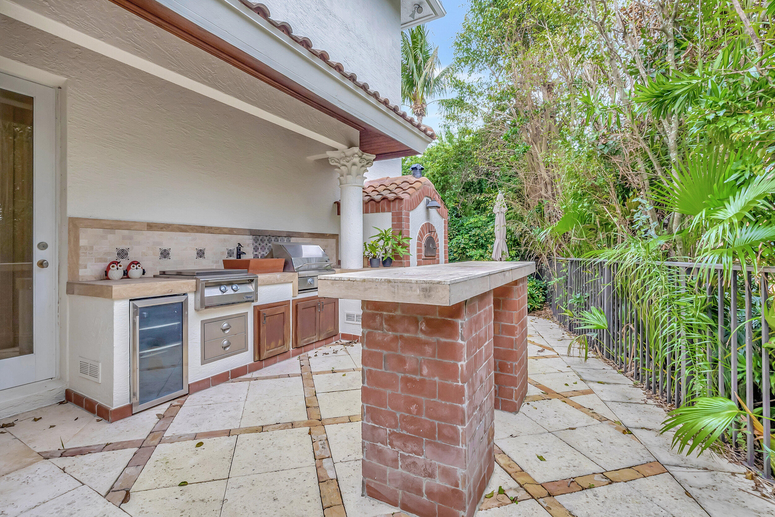 HAMPTONS AT WOODFIELD COUNTRY CLUB - Residential