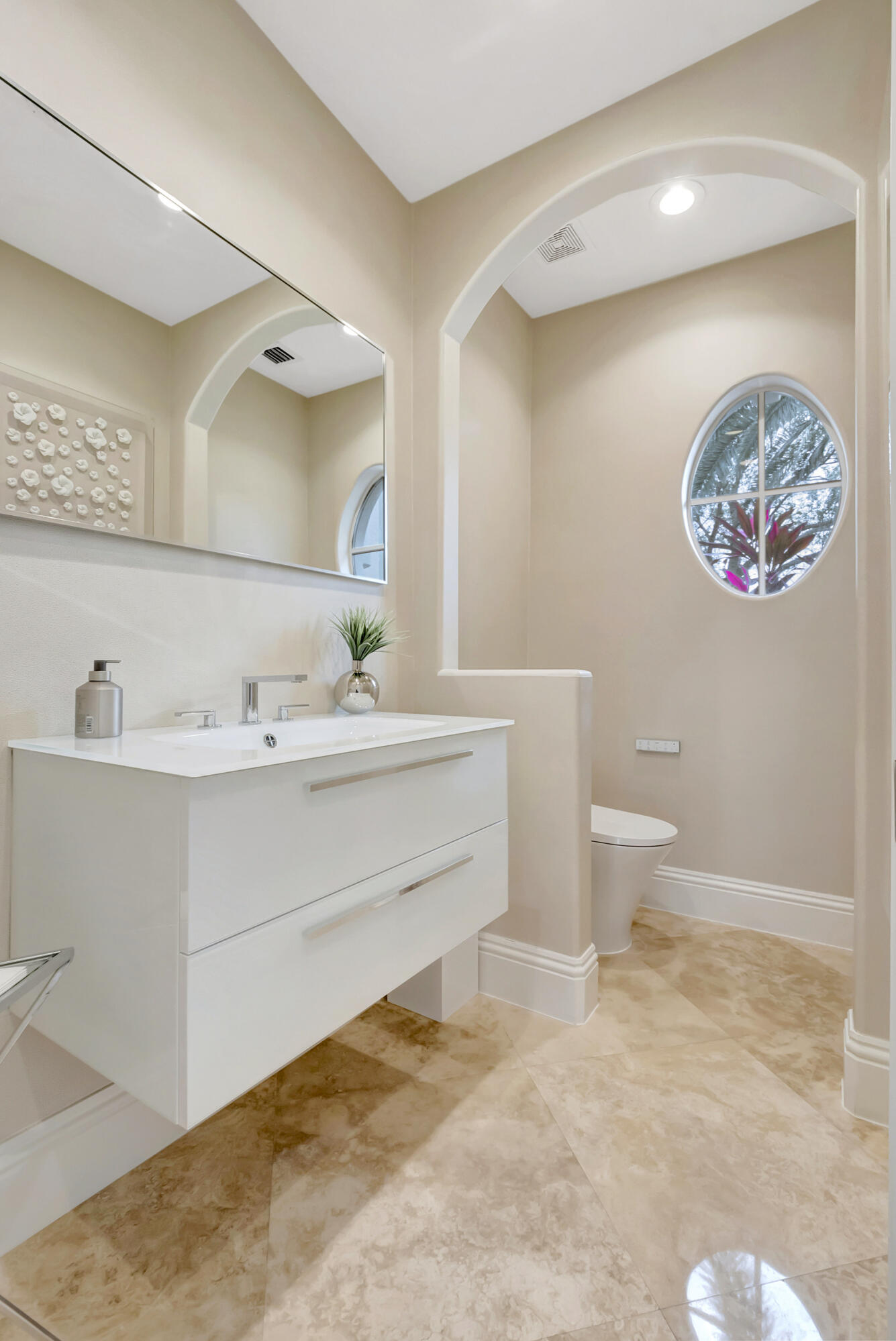 HAMPTONS AT WOODFIELD COUNTRY CLUB - Residential