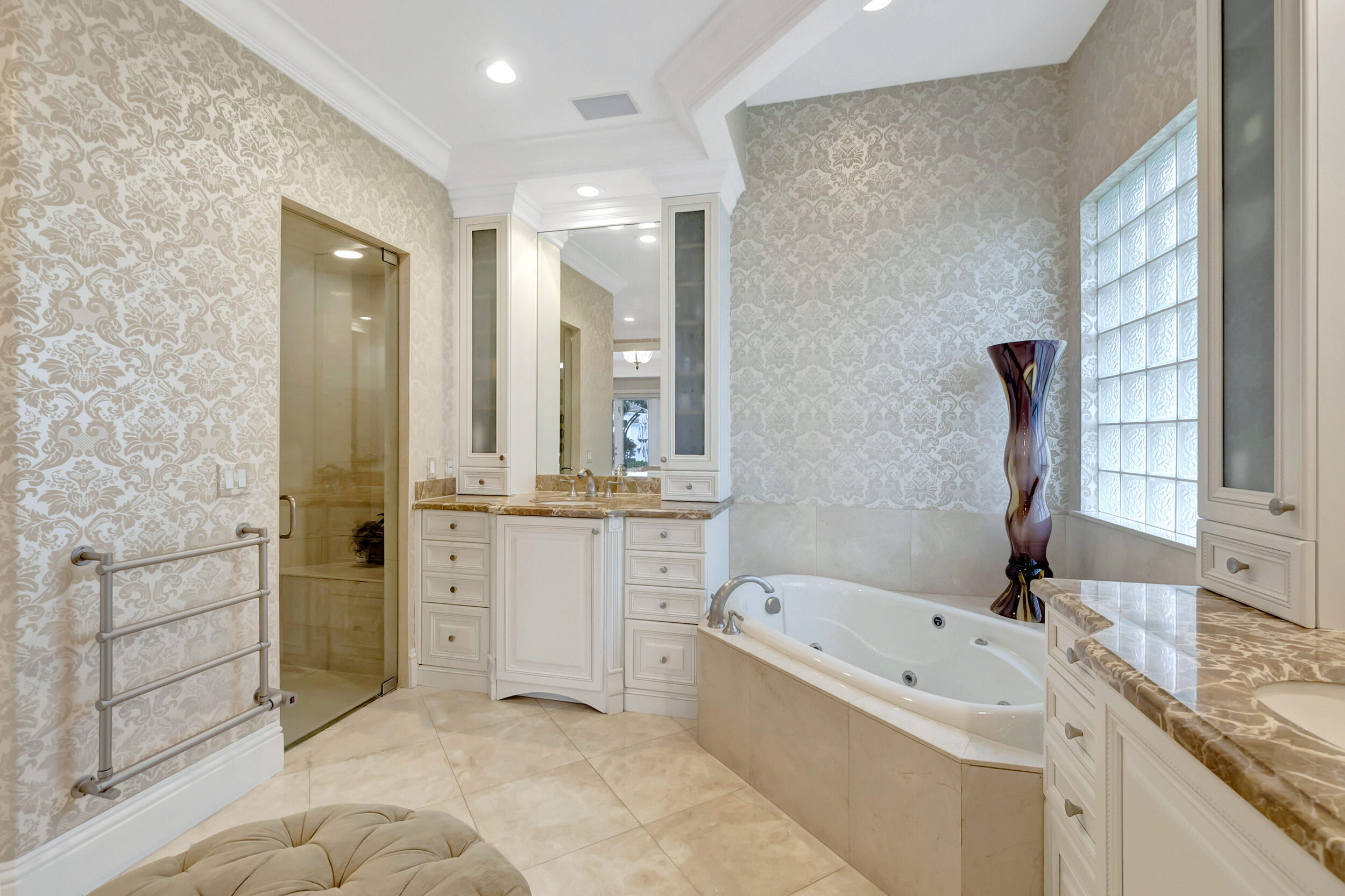 HAMPTONS AT WOODFIELD COUNTRY CLUB - Residential