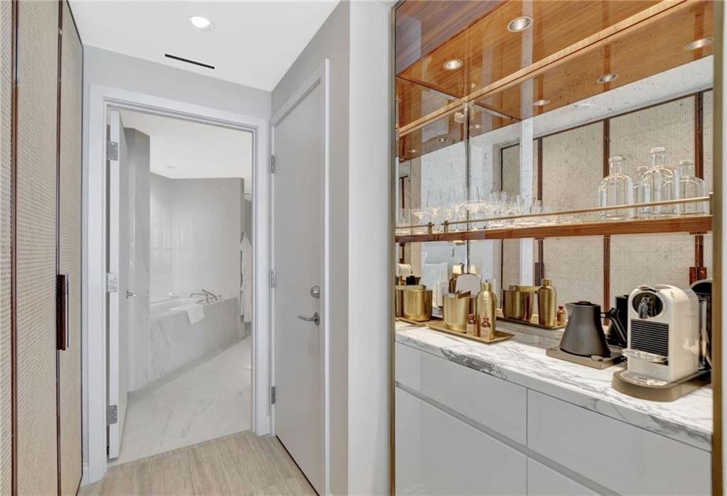 Four Seasons - Residential