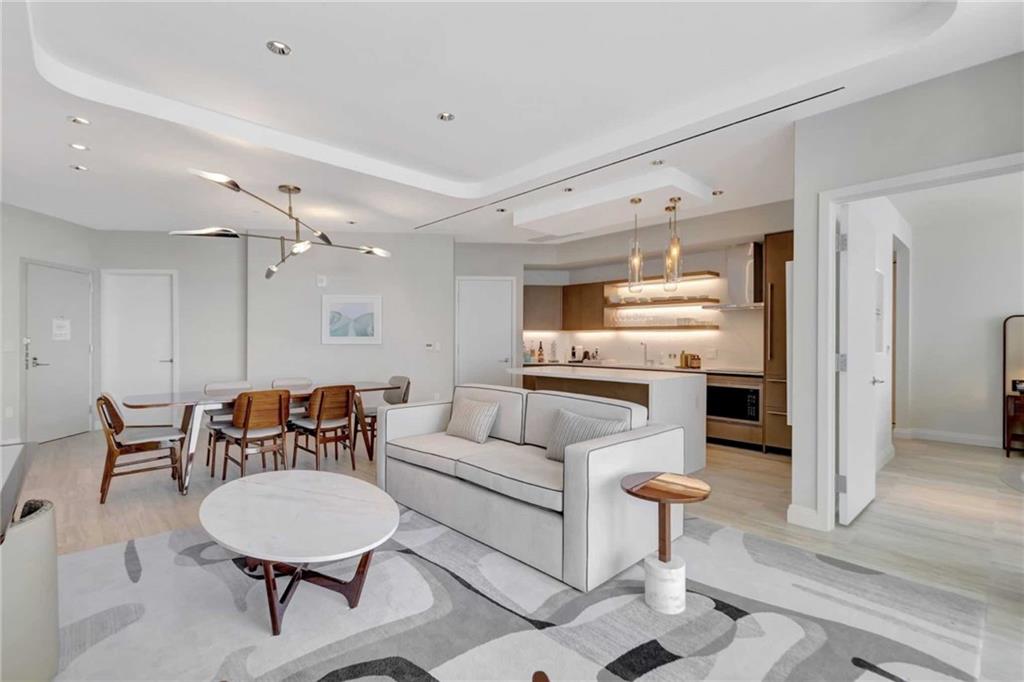 Four Seasons - Residential