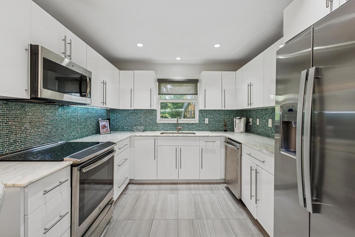 807 NE 1st Street 6w