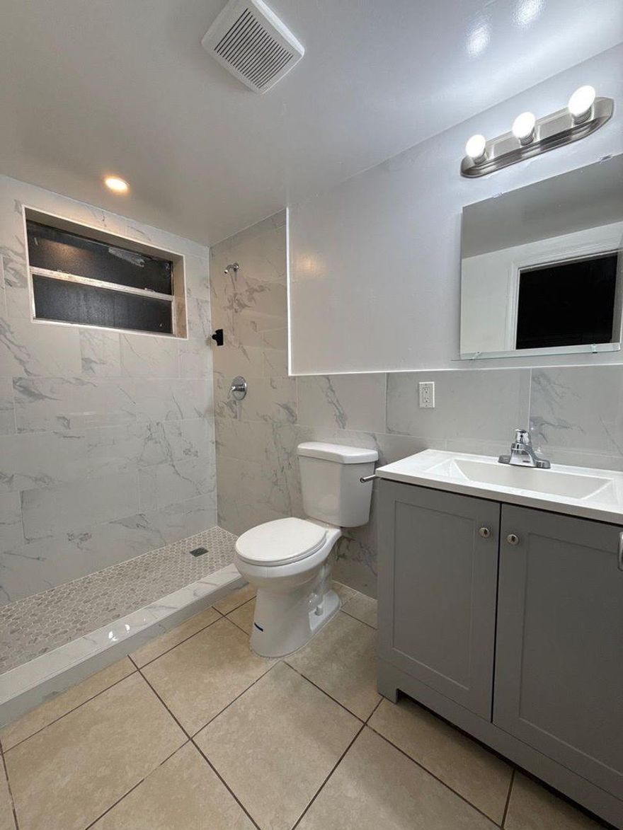 Welcome to this lovely spacious 2 bedroom, 2 bathroom unit. It is about 1100 sq ft. One bathroom offer a shower/tub combination and the other bathroom has a shower and is newly tiled.