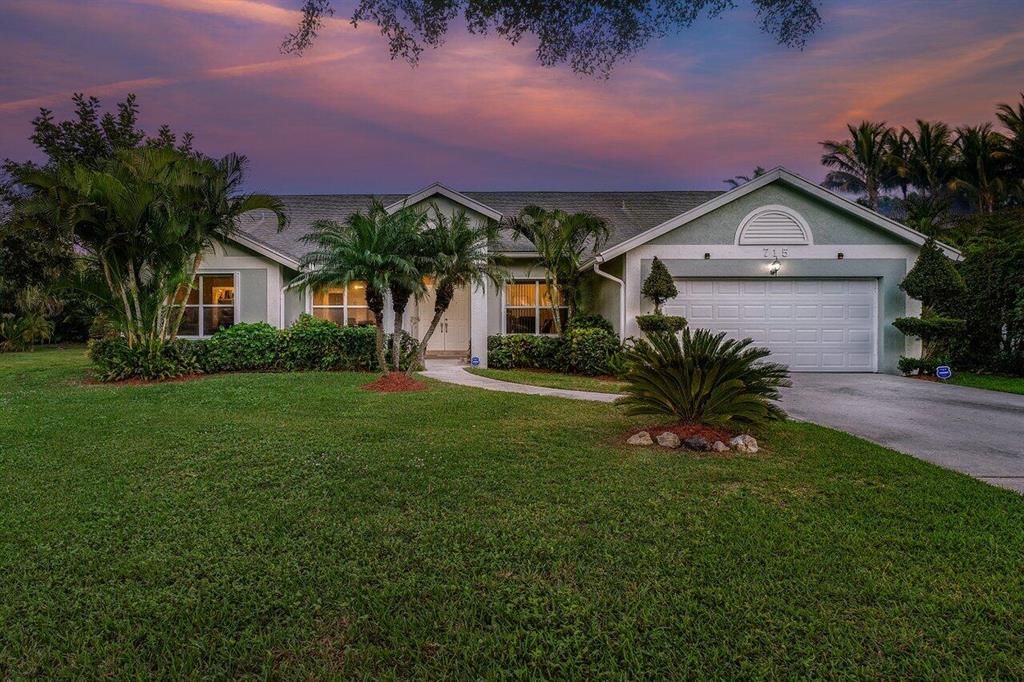 Photo of 715 Birdie Court, Delray Beach, FL 33445 (MLS # R10853088)