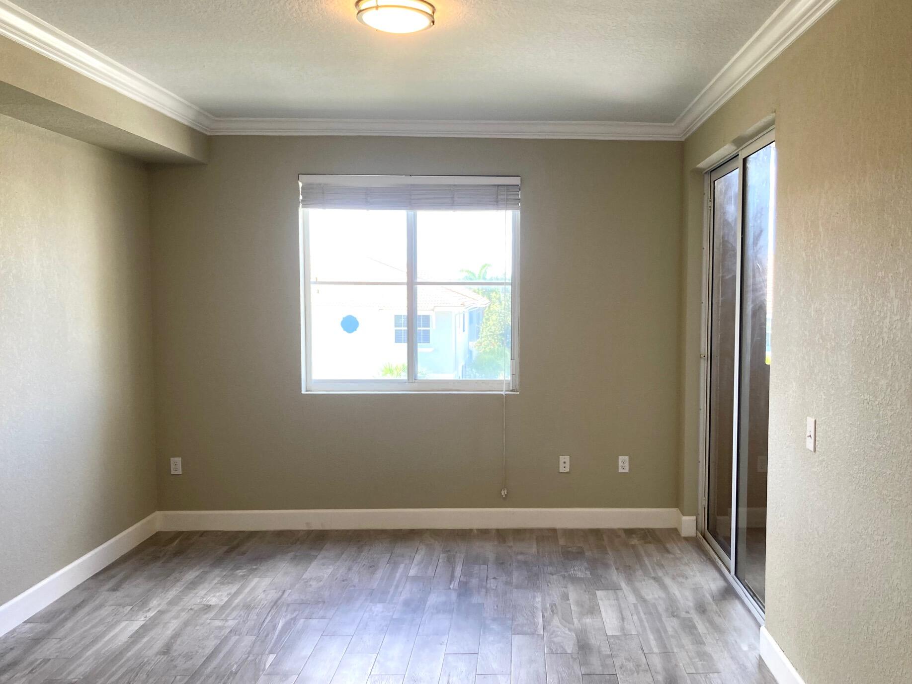 VIZCAYA LAKES CONDO - Residential Lease