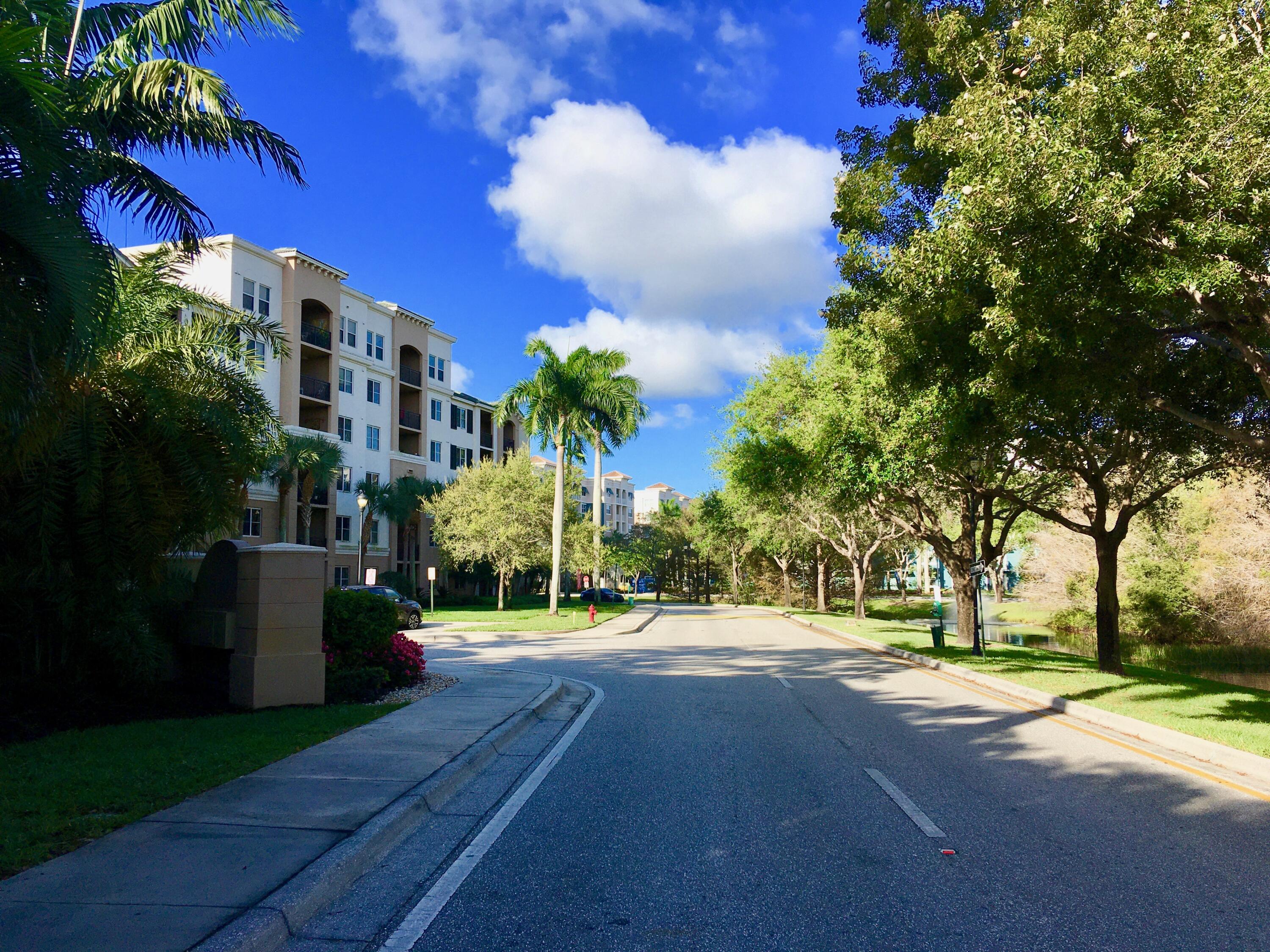 VIZCAYA LAKES CONDO - Residential Lease