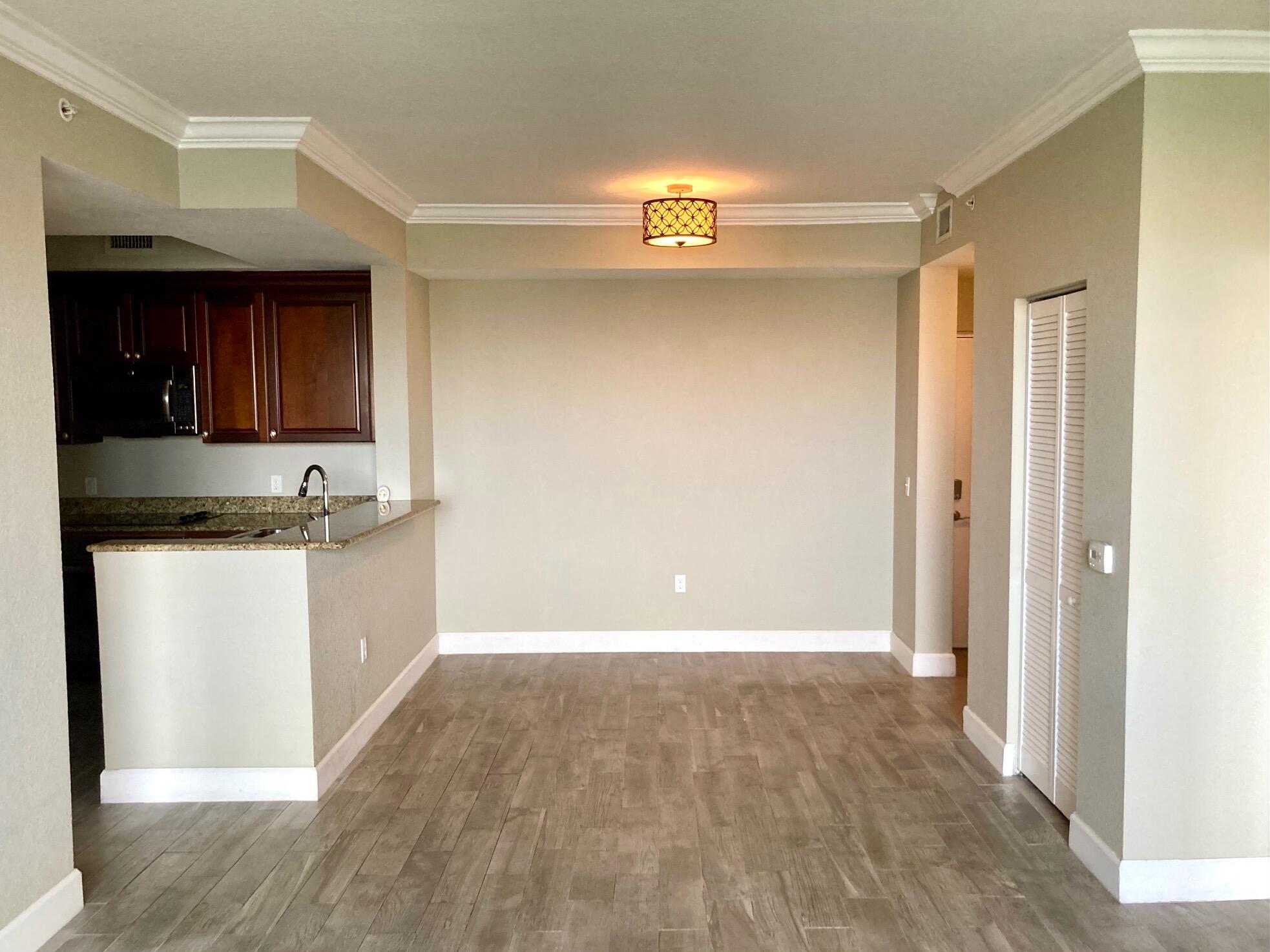 VIZCAYA LAKES CONDO - Residential Lease