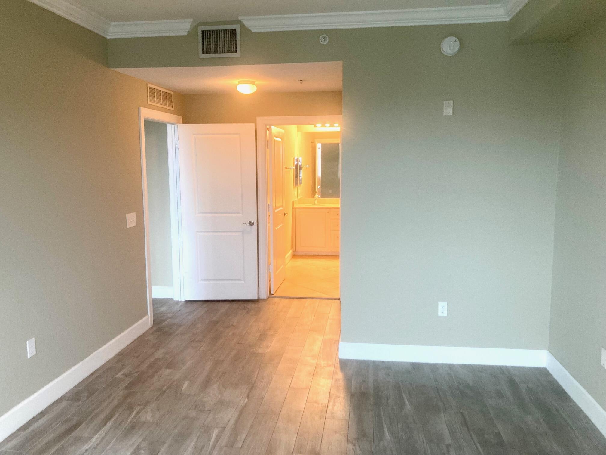 VIZCAYA LAKES CONDO - Residential Lease