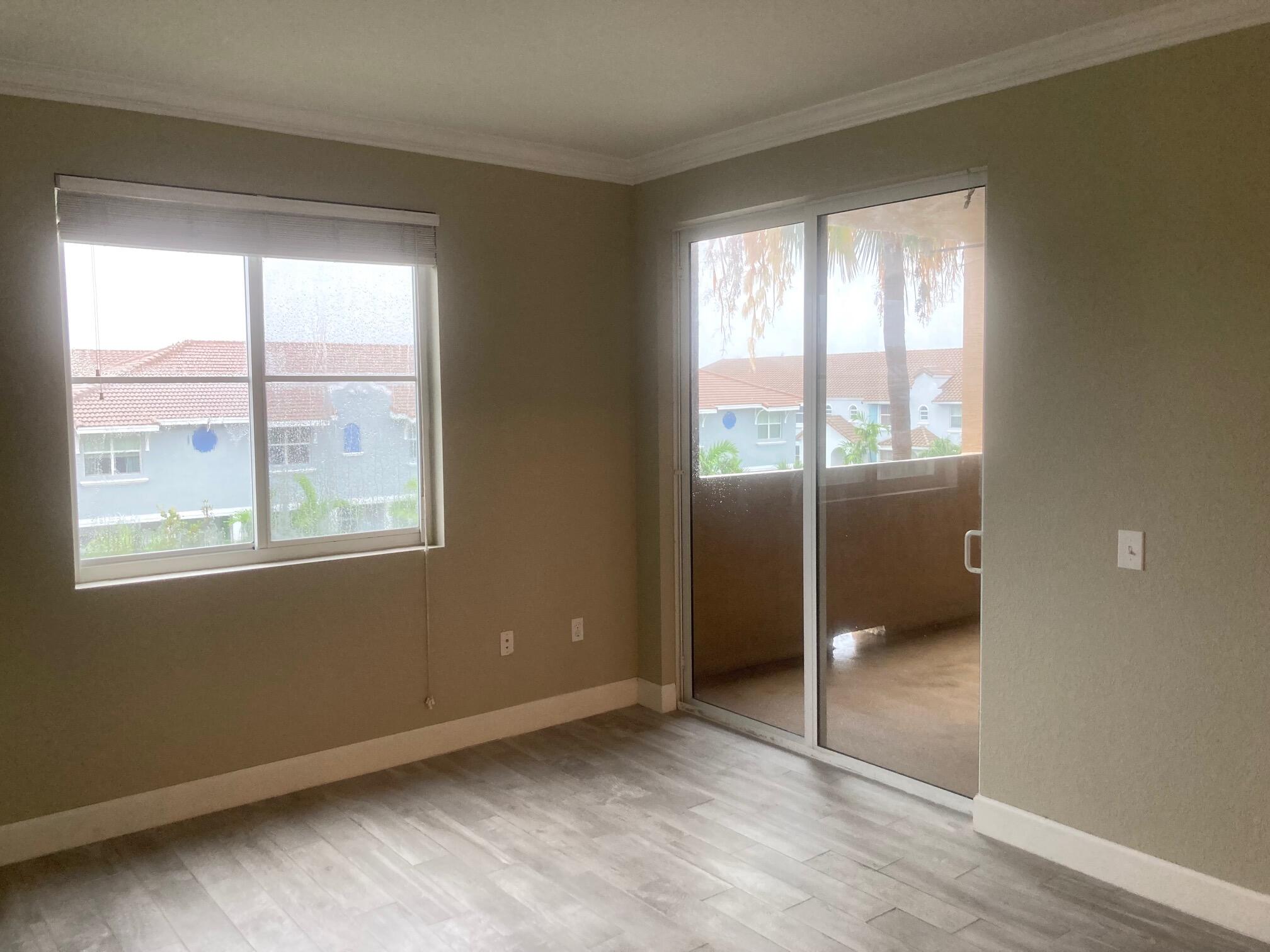 VIZCAYA LAKES CONDO - Residential Lease