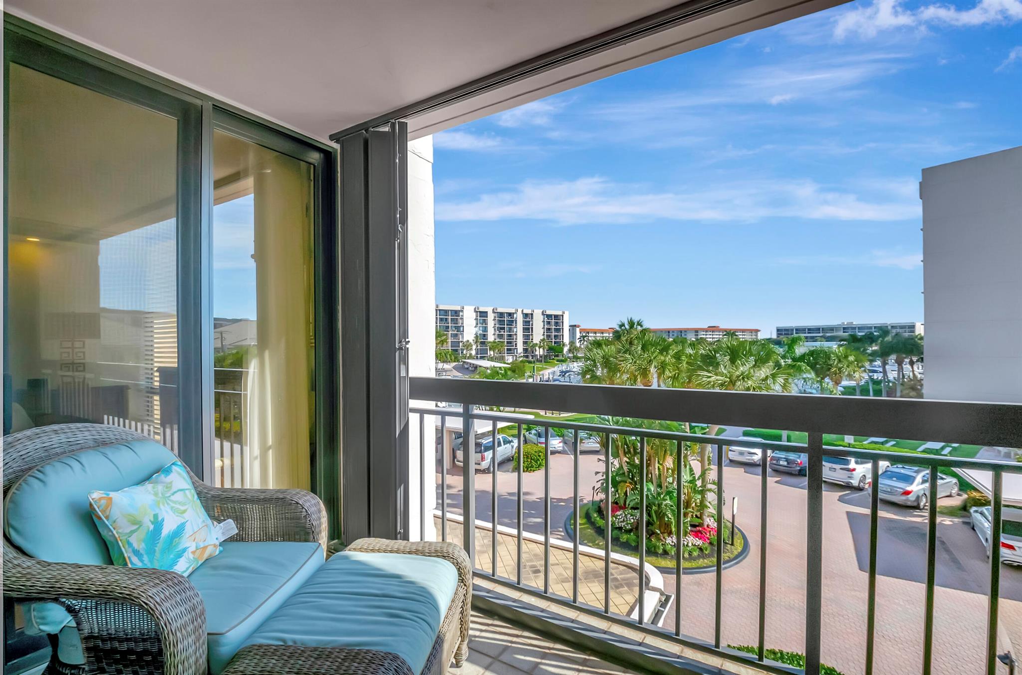 YACHT & RACQUET CLUB OF BOCA RATON CONDO - Residential