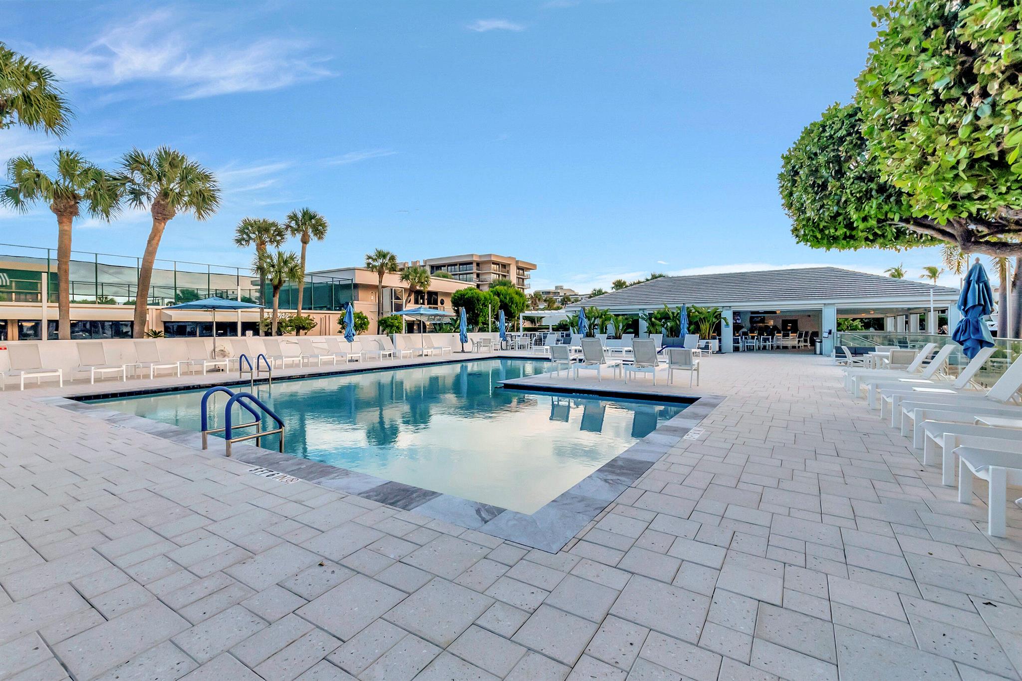 YACHT & RACQUET CLUB OF BOCA RATON CONDO - Residential