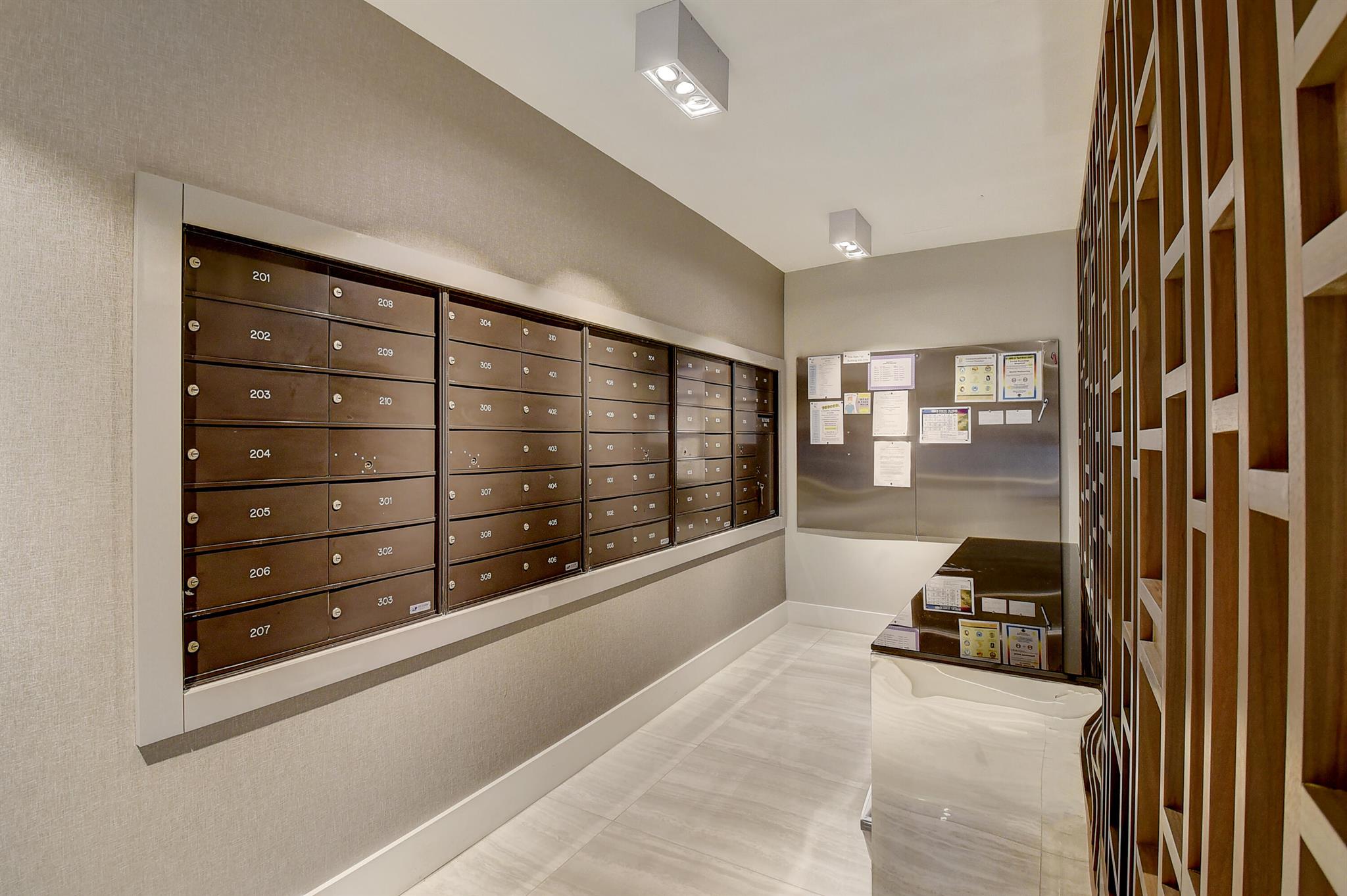 YACHT & RACQUET CLUB OF BOCA RATON CONDO - Residential