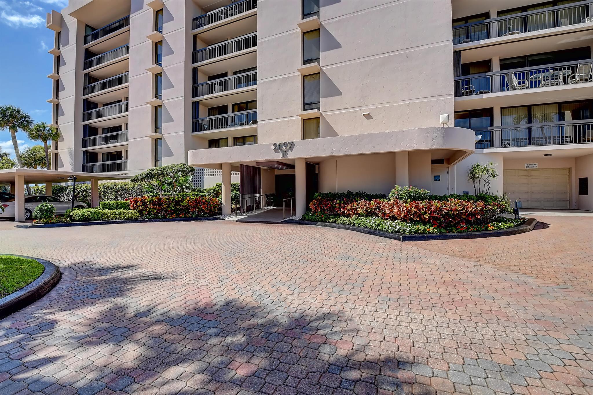 YACHT & RACQUET CLUB OF BOCA RATON CONDO - Residential