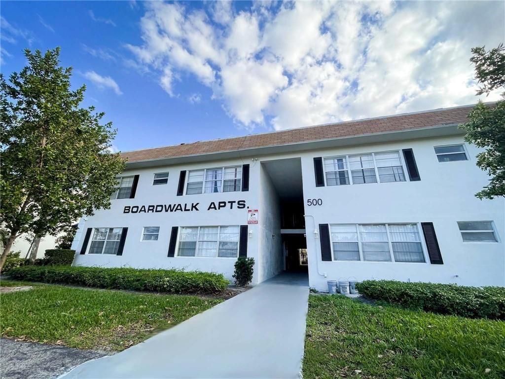 Photo of 520 E Mcnab Rd #14, Pompano Beach, FL 33060 (MLS # F10285042)