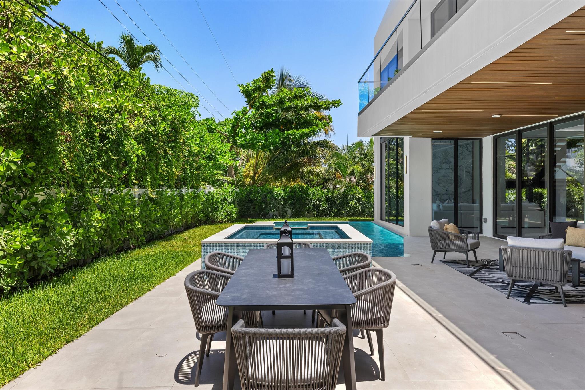 BOCA RATON RIVIERA UNIT D - Residential