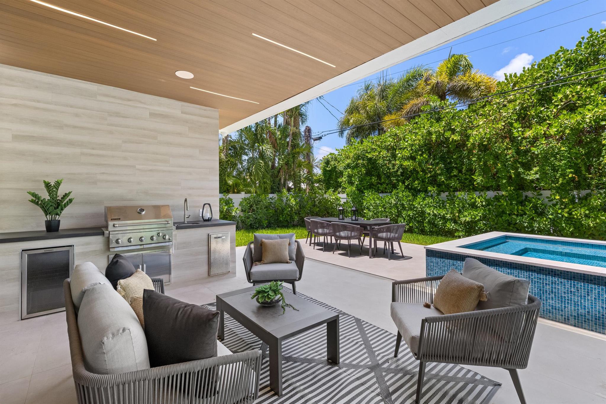 BOCA RATON RIVIERA UNIT D - Residential