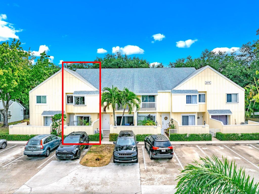 Photo of 6375 Riverwalk Lane #5, Jupiter, FL 33458 (MLS # R10981020)