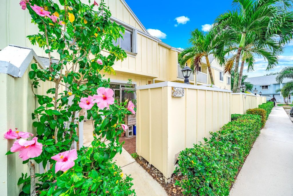 Photo of 6375 Riverwalk Lane #5, Jupiter, FL 33458 (MLS # R10981020)